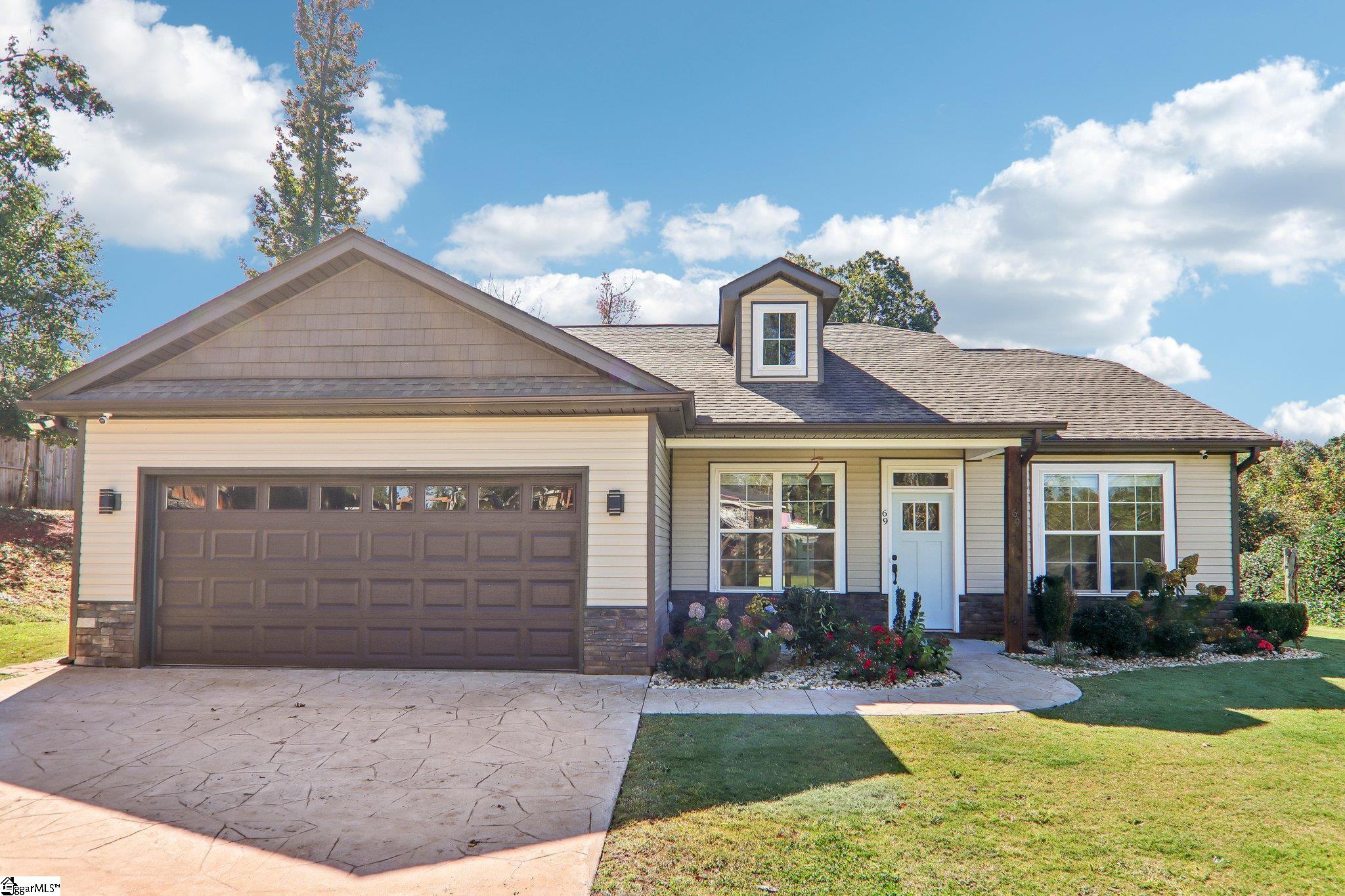 69 Cambridge Drive Property Photo 1