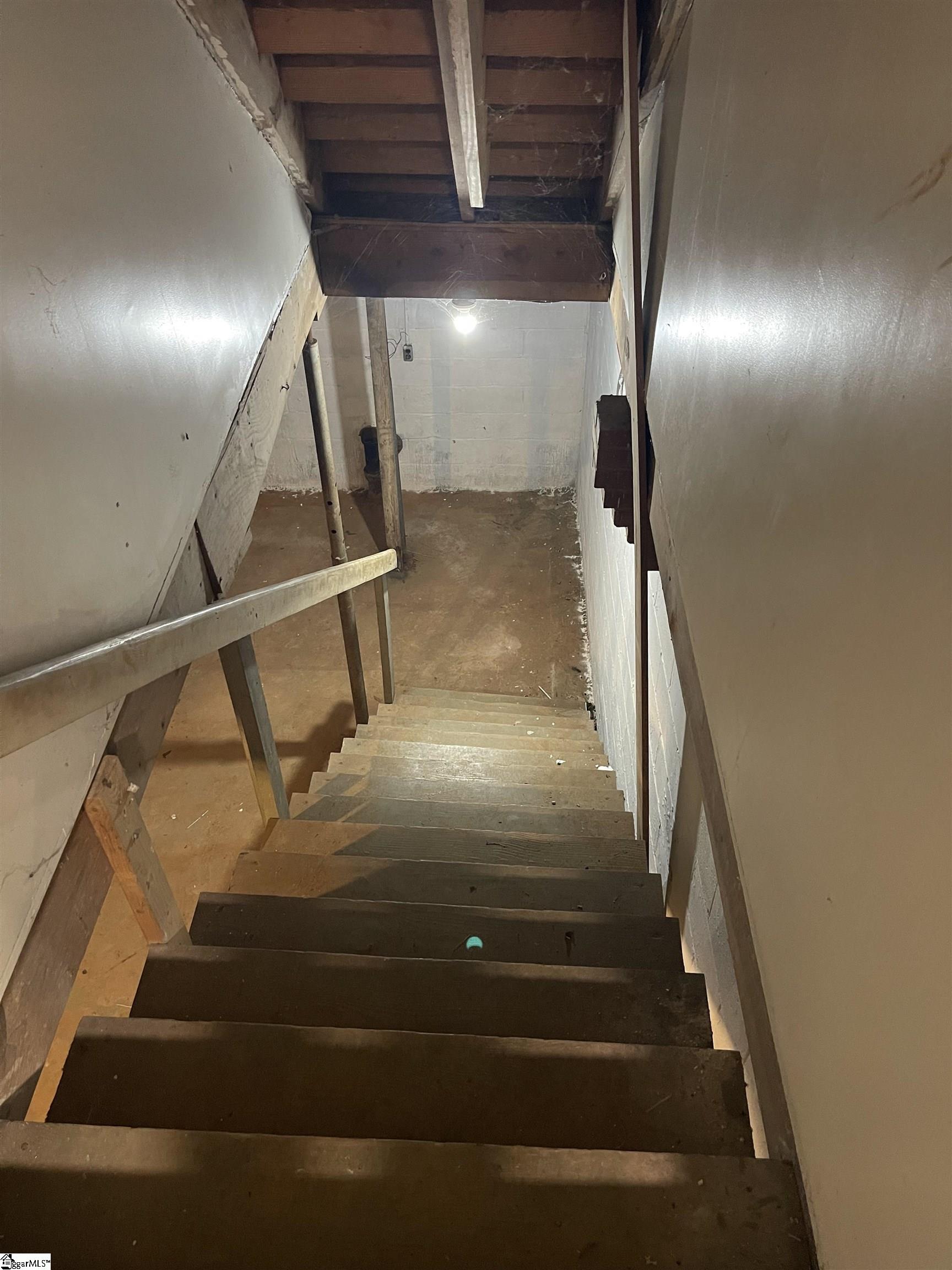 502 E Franklin Street Property Photo 7