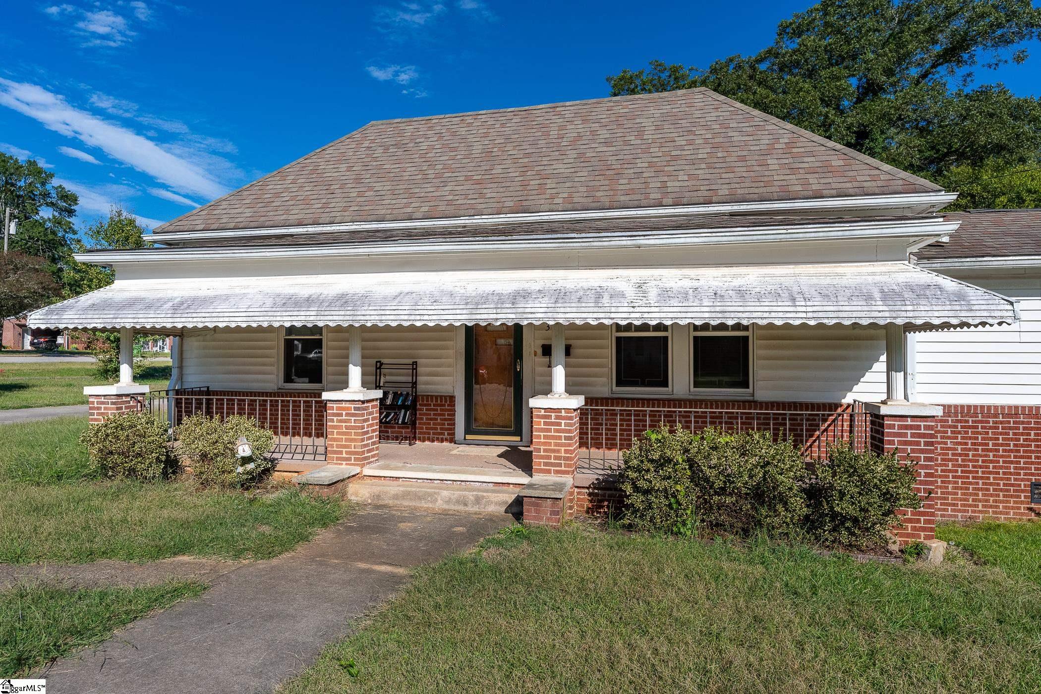 303 Pine Street Property Photo 2