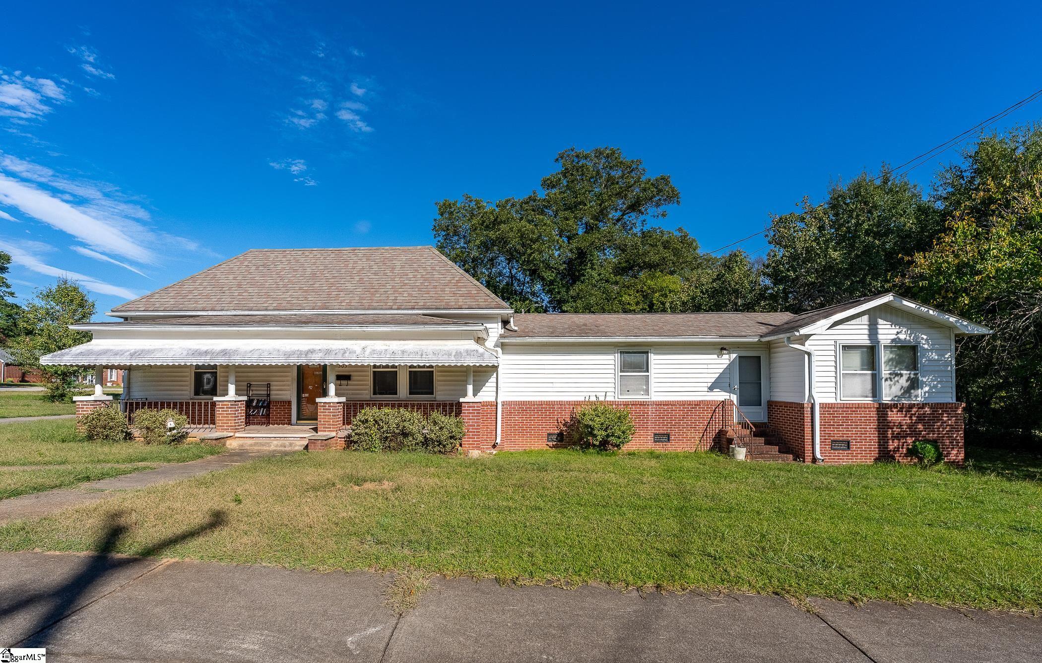 303 Pine Street Property Photo 6