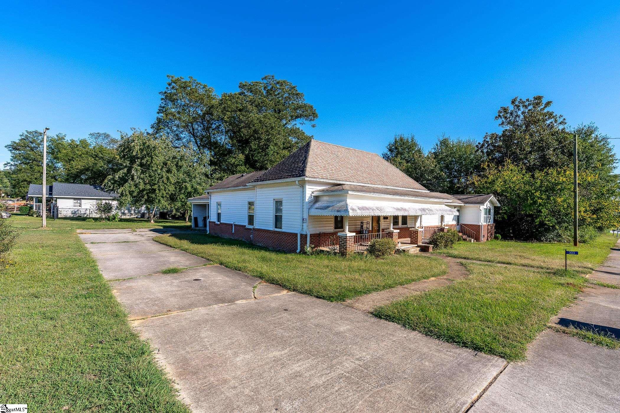 303 Pine Street Property Photo 9