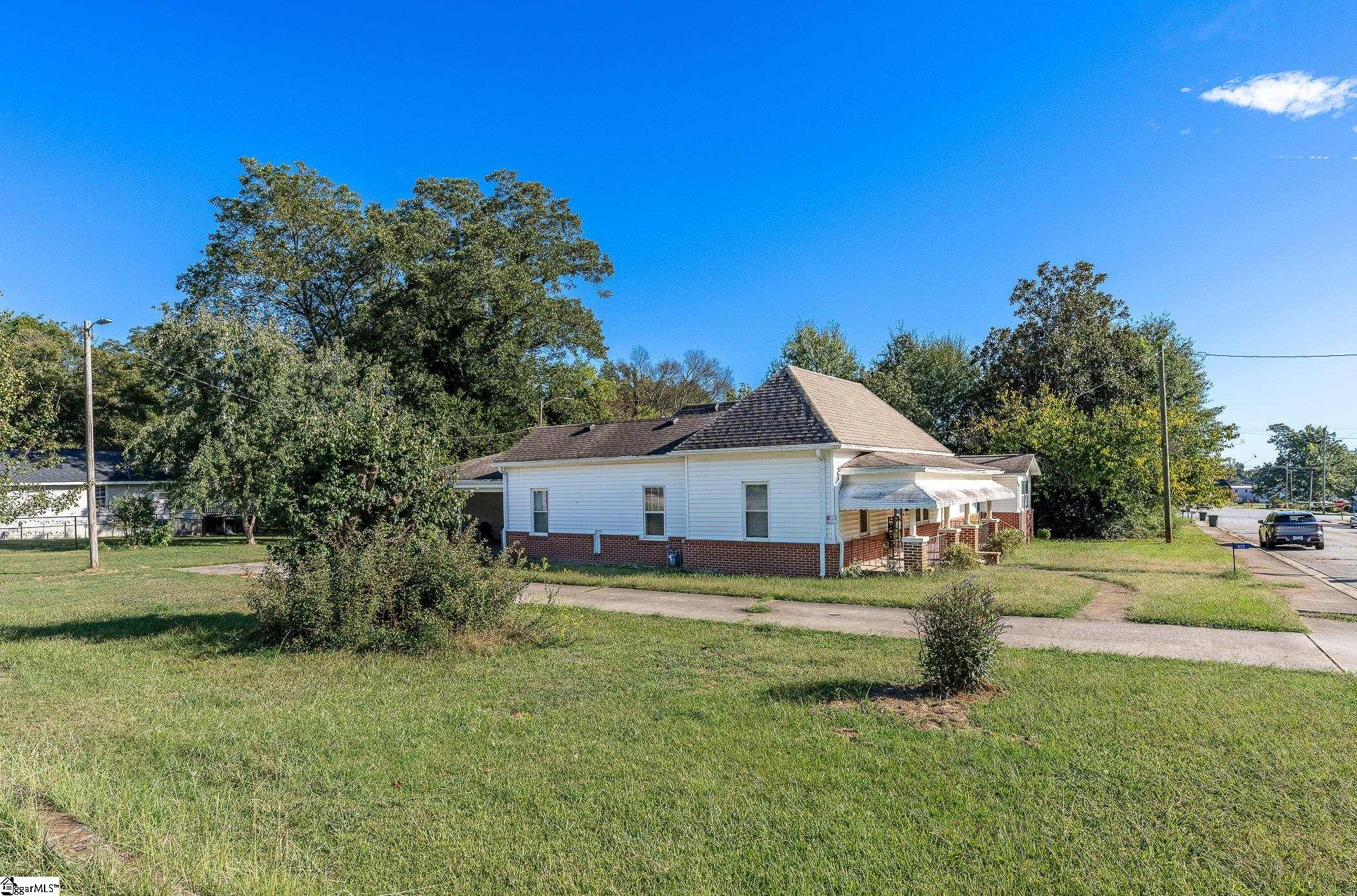 303 Pine Street Property Photo 10
