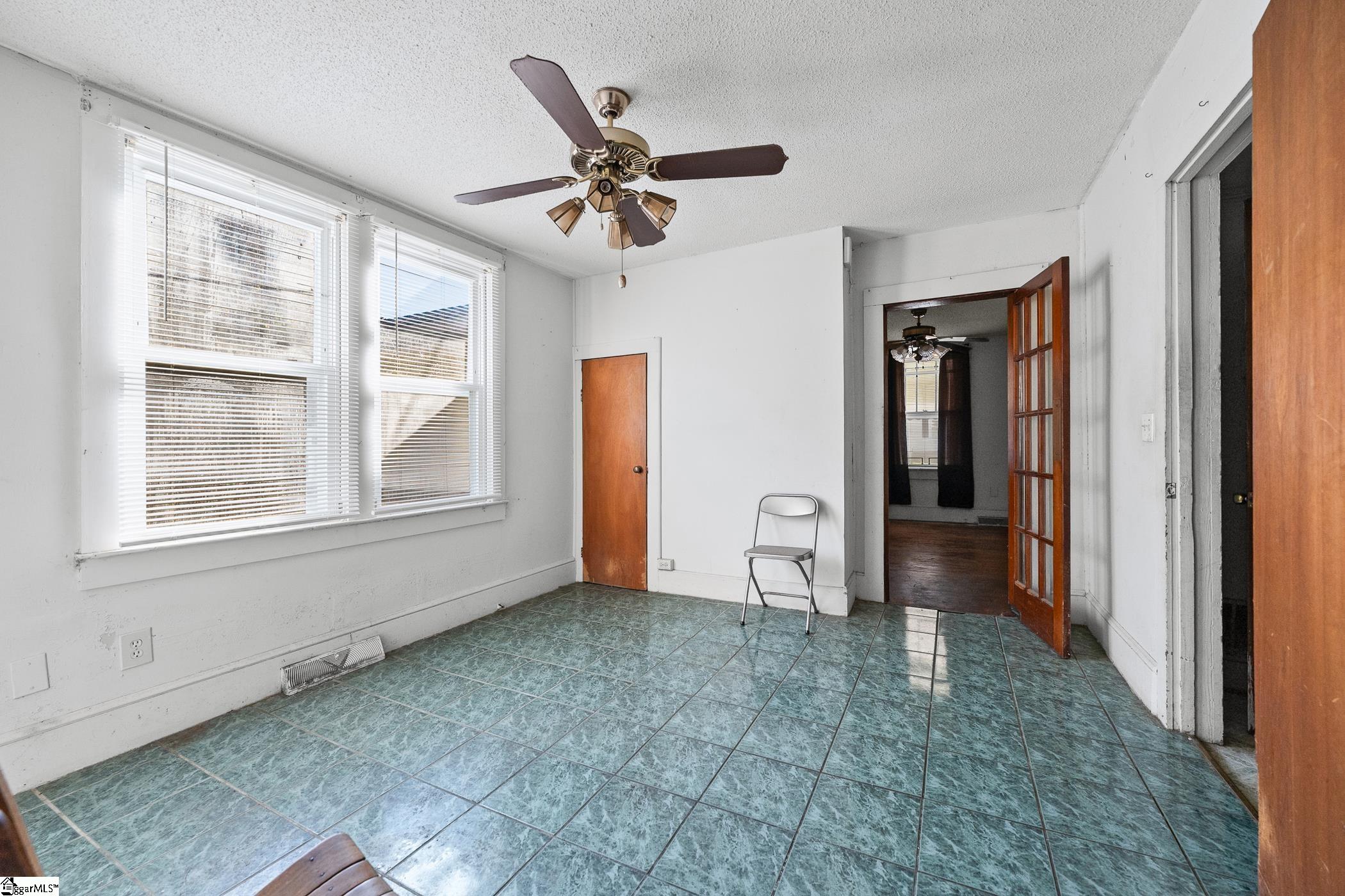 303 Pine Street Property Photo 11