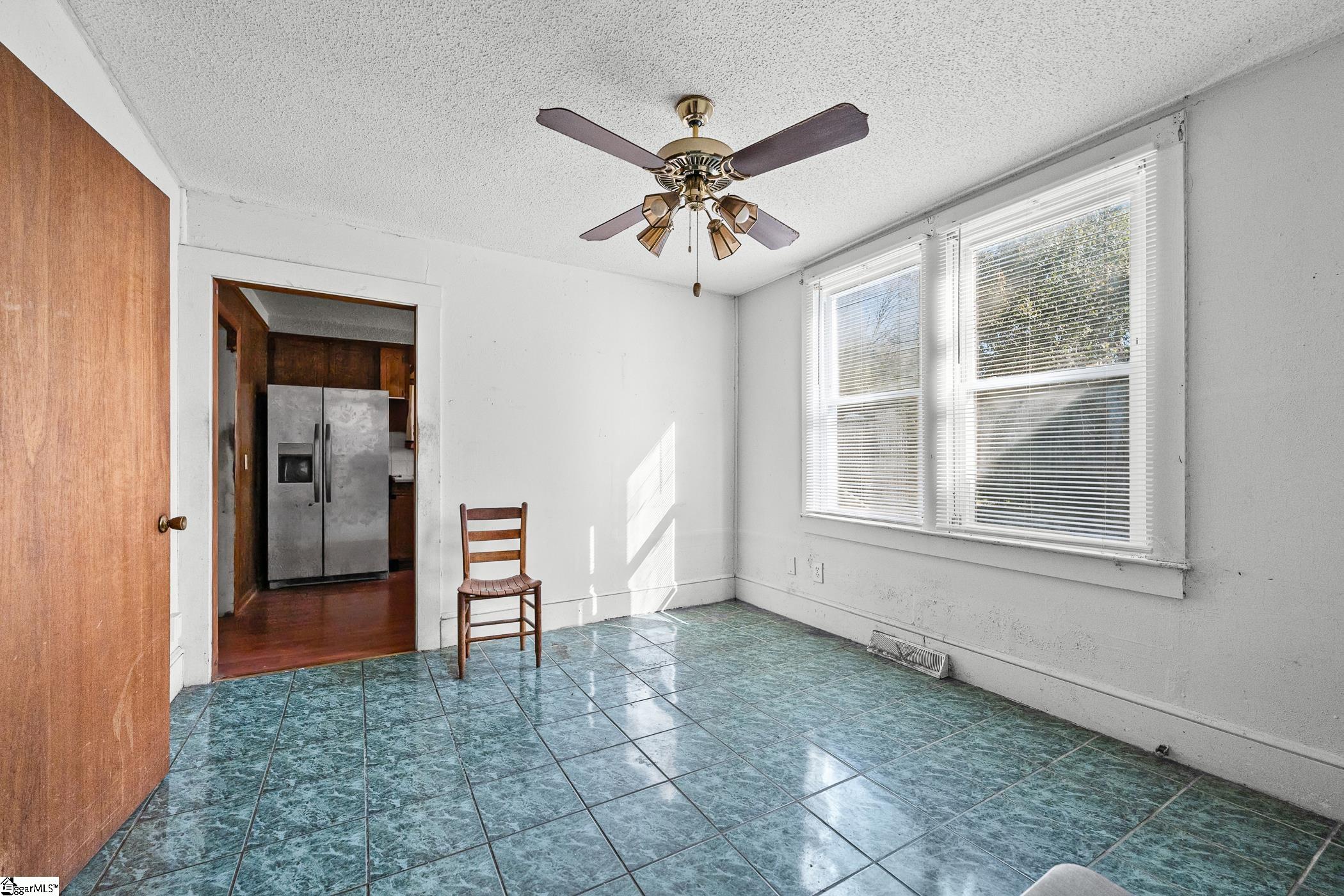 303 Pine Street Property Photo 12