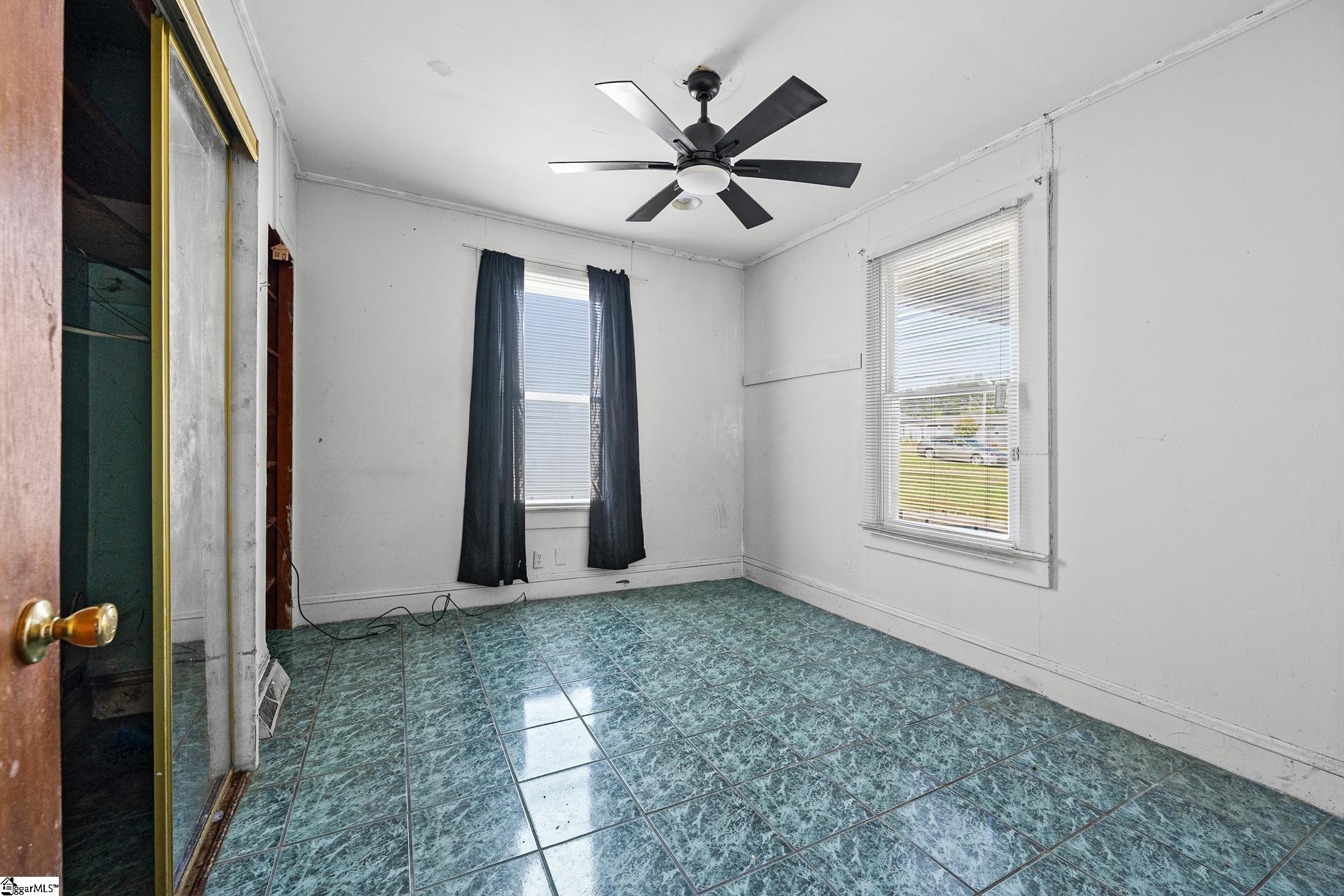 303 Pine Street Property Photo 15