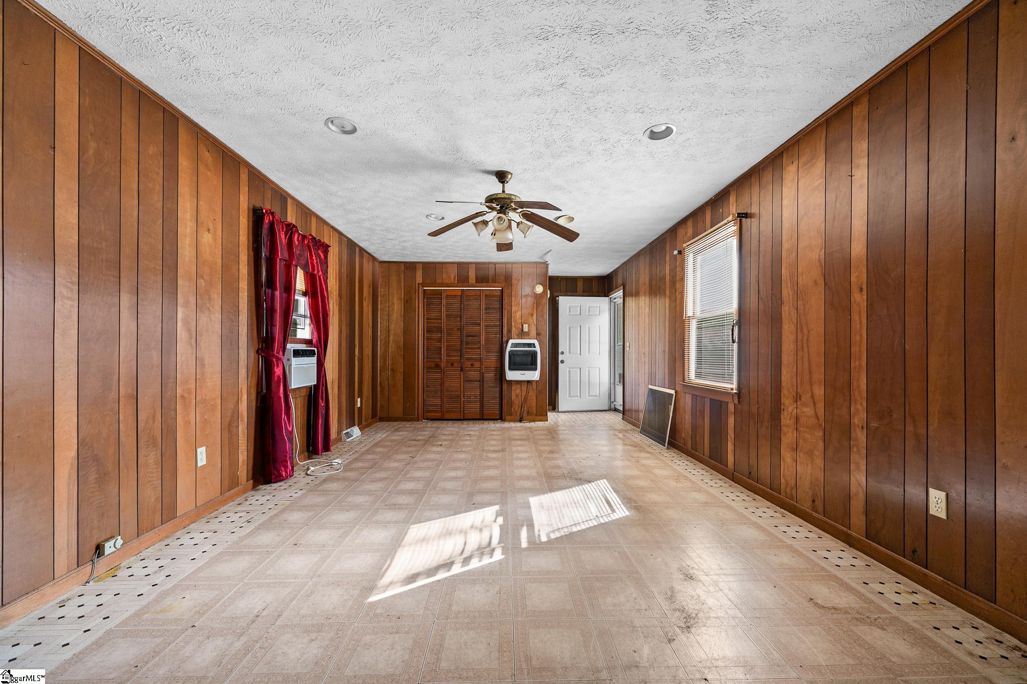 303 Pine Street Property Photo 19