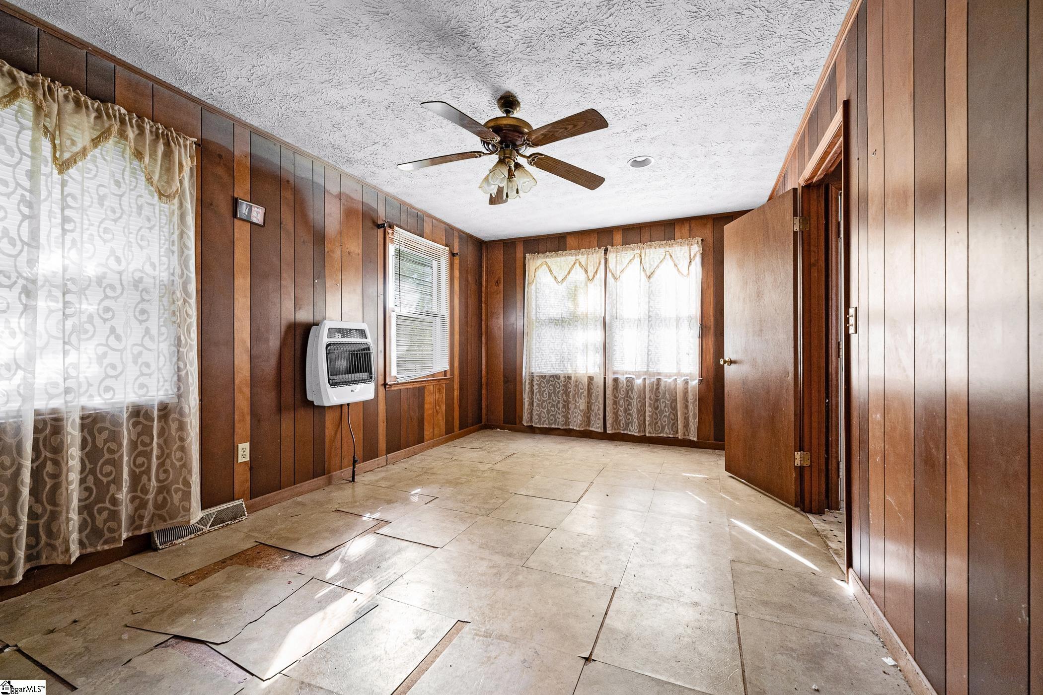303 Pine Street Property Photo 22