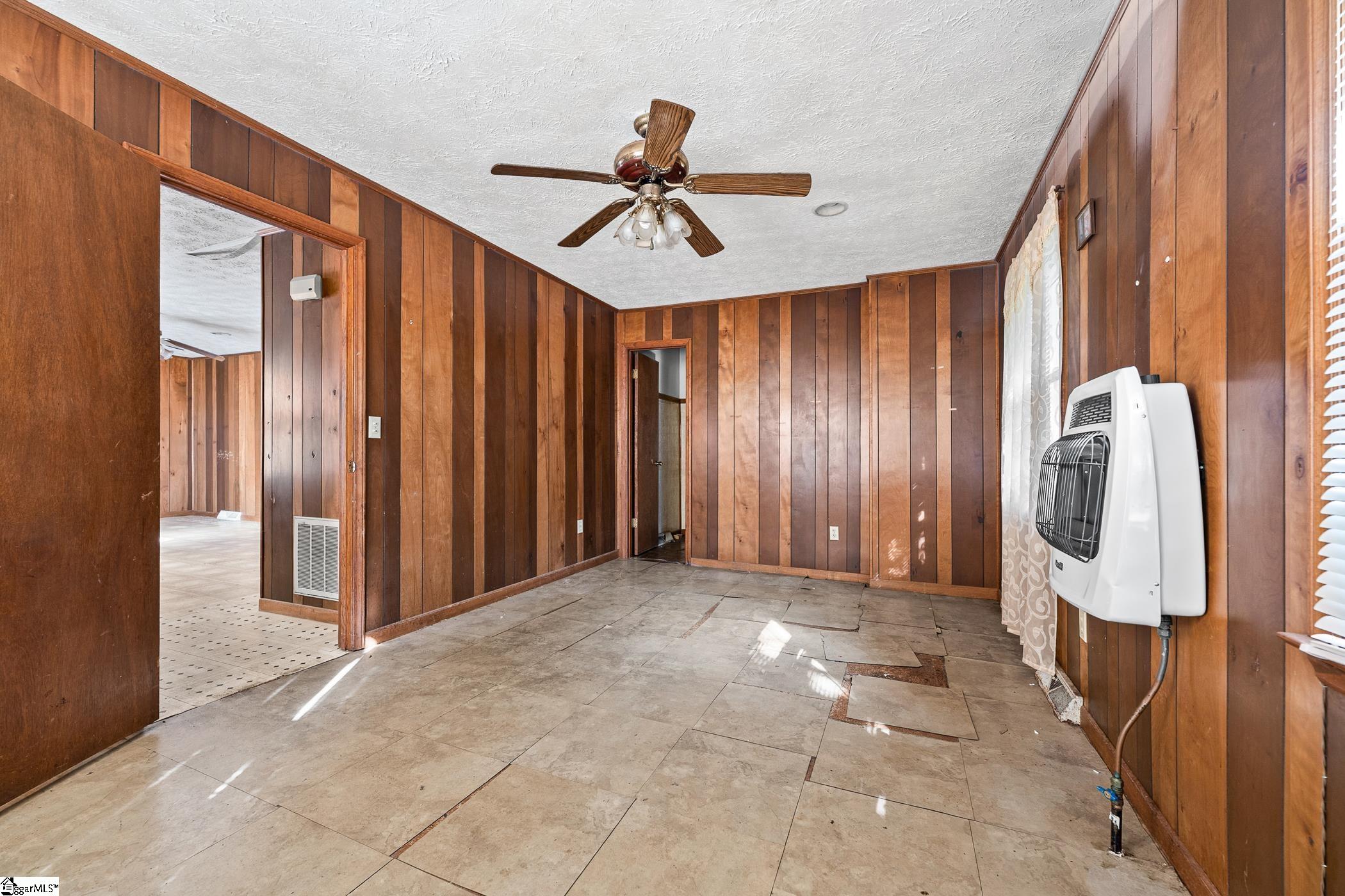 303 Pine Street Property Photo 23