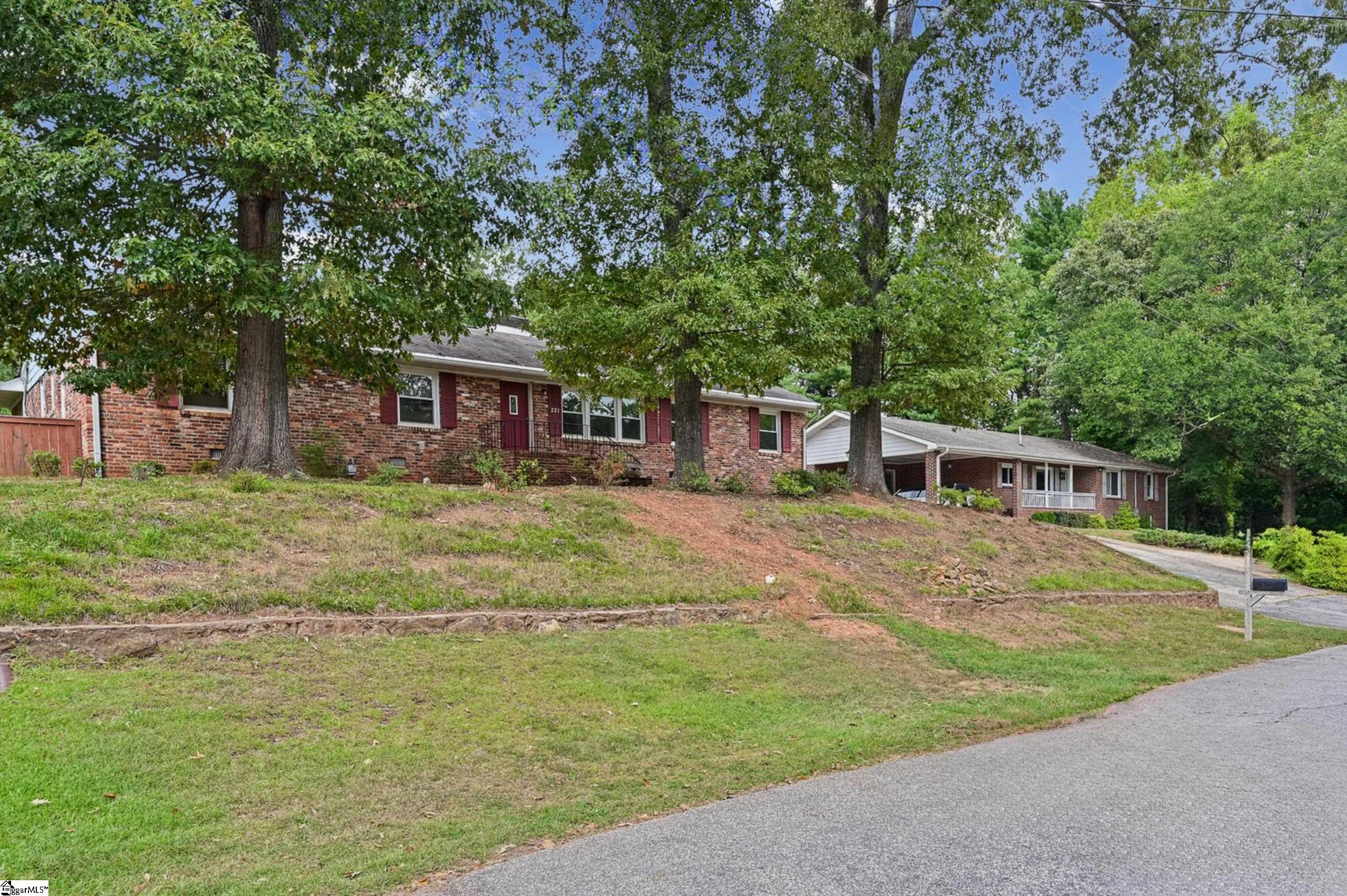 221 Lowndes Avenue Property Photo 2