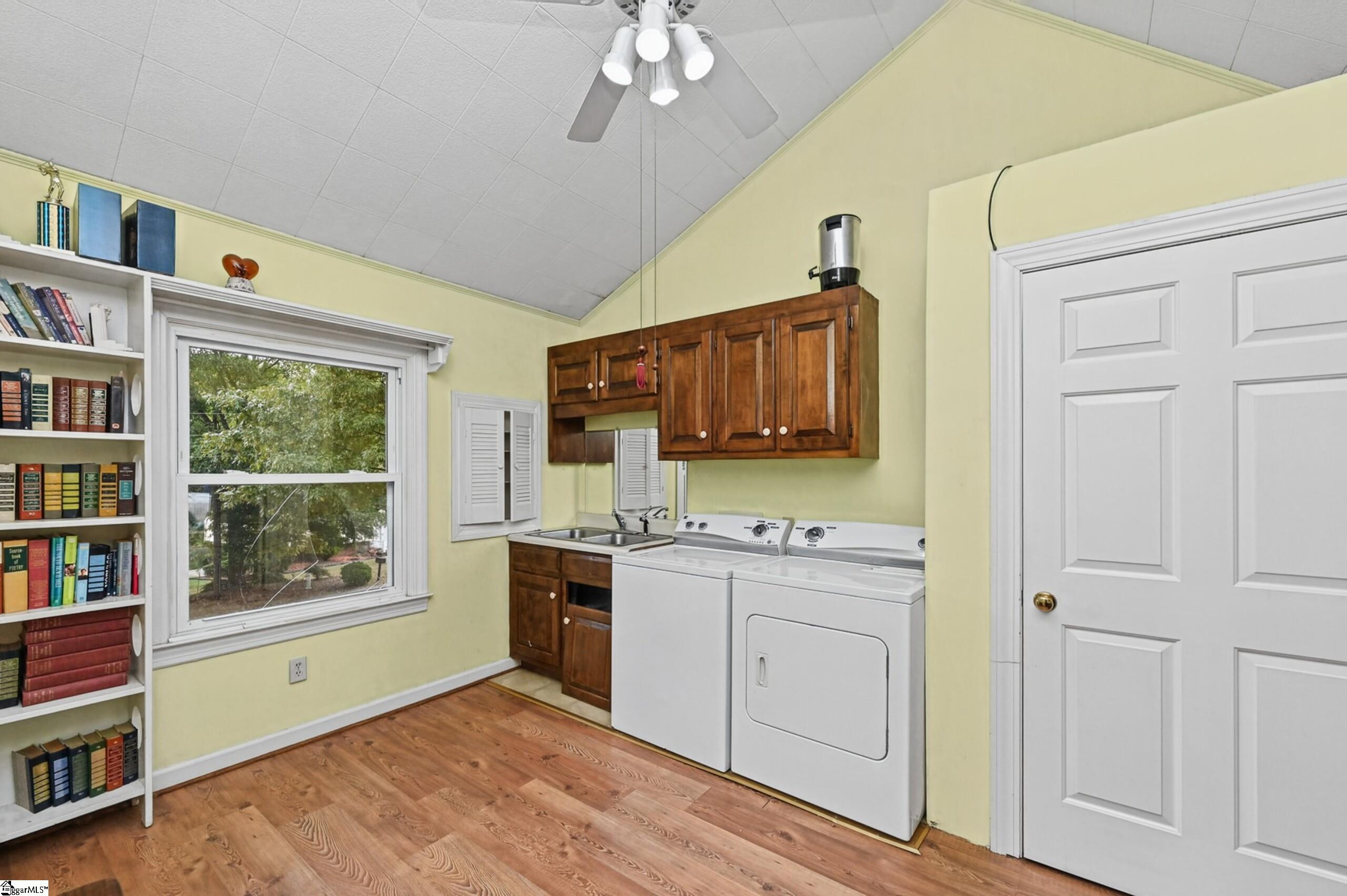 221 Lowndes Avenue Property Photo 13