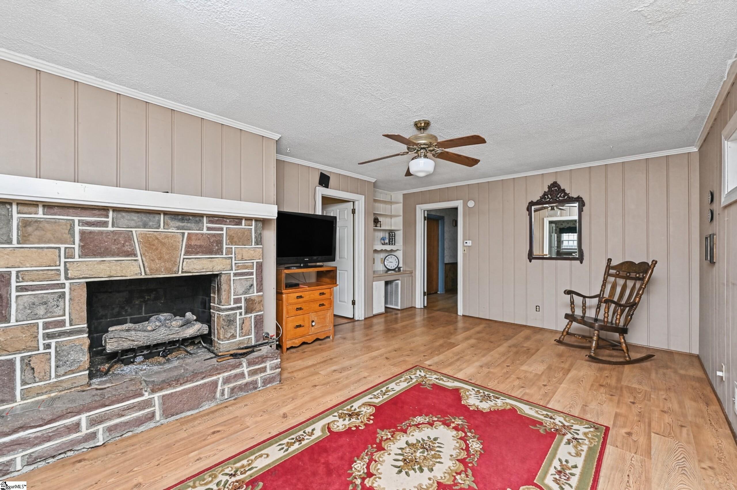 221 Lowndes Avenue Property Photo 14