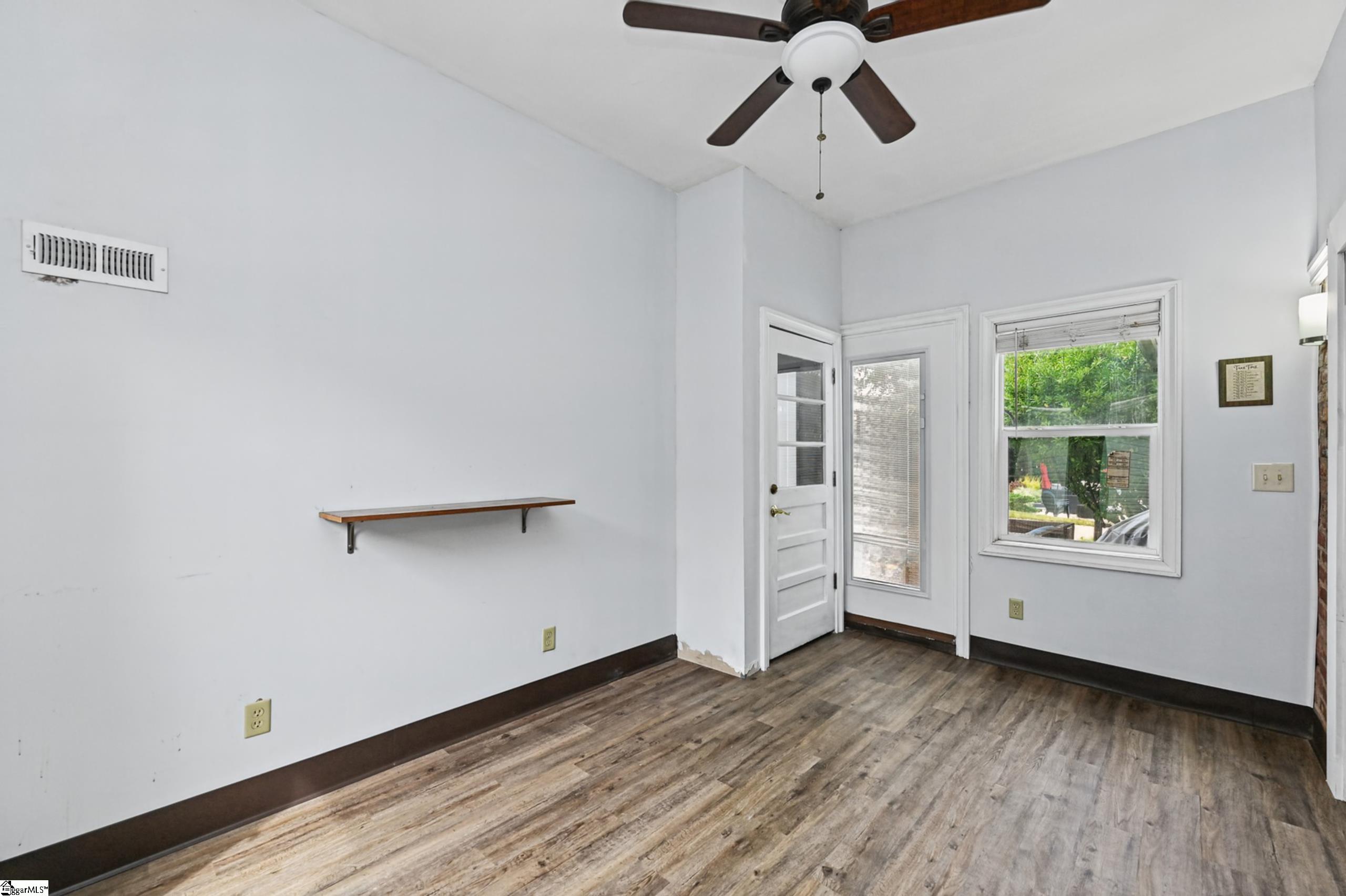 221 Lowndes Avenue Property Photo 17