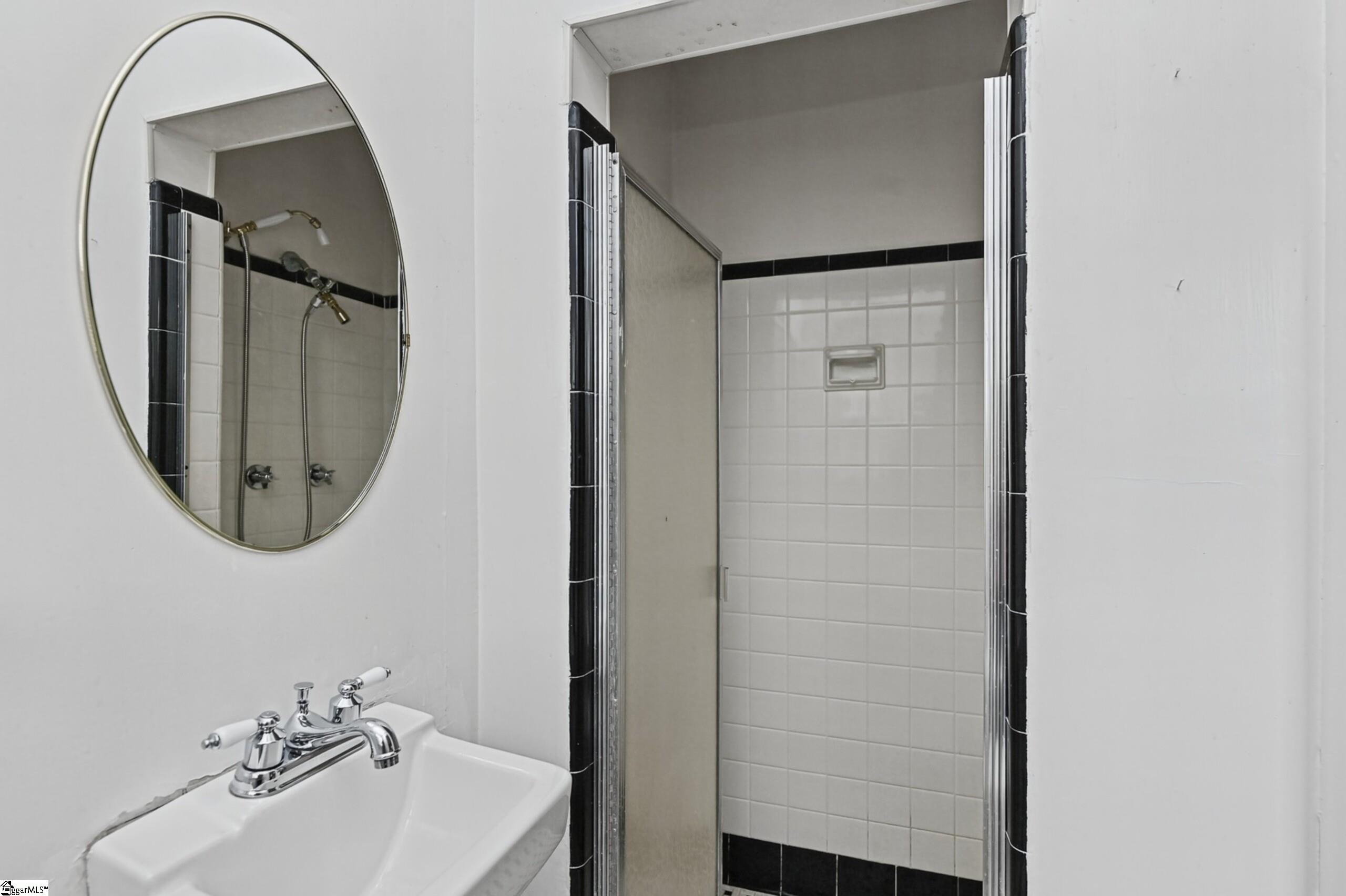 221 Lowndes Avenue Property Photo 20
