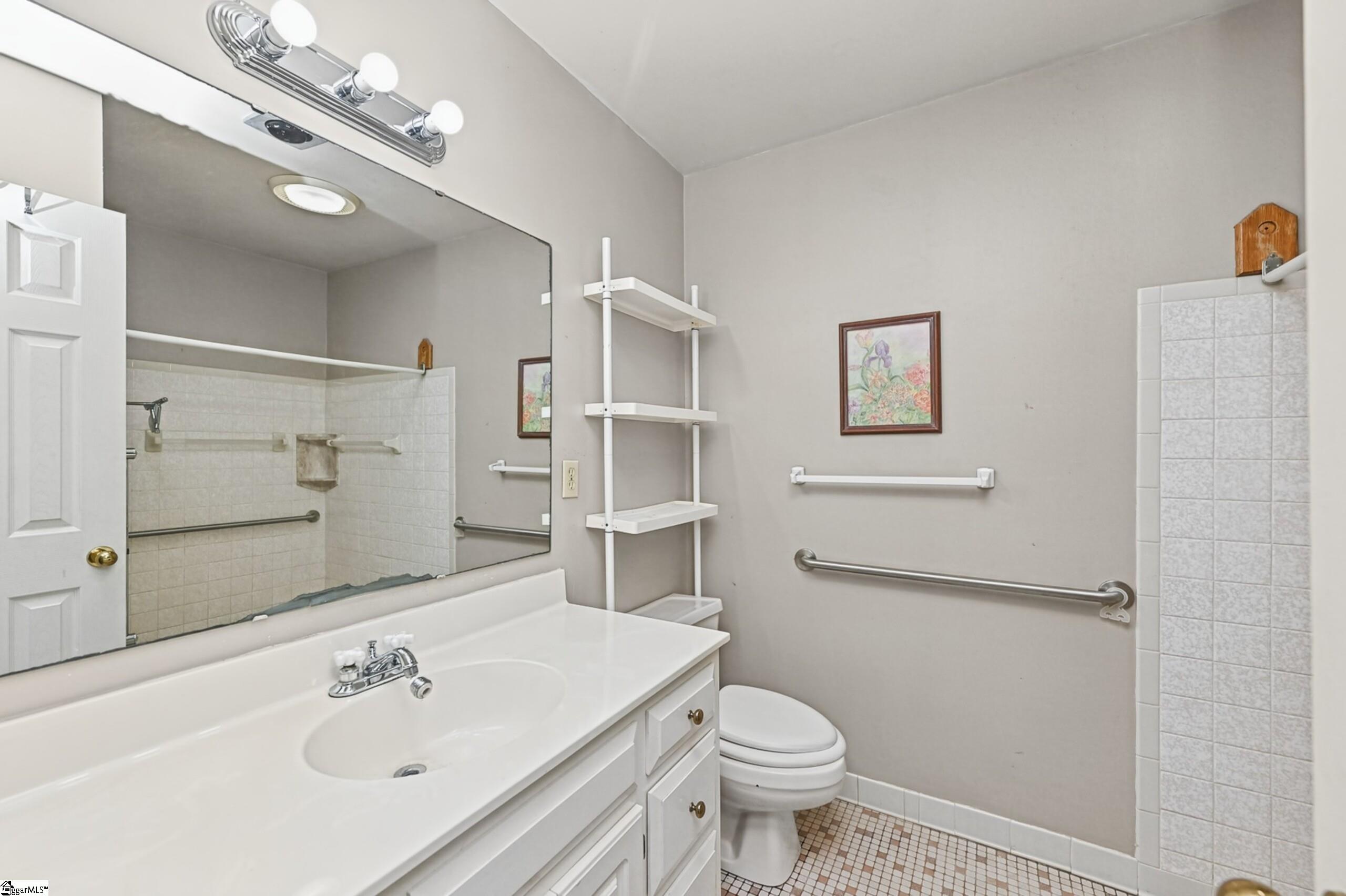 221 Lowndes Avenue Property Photo 24