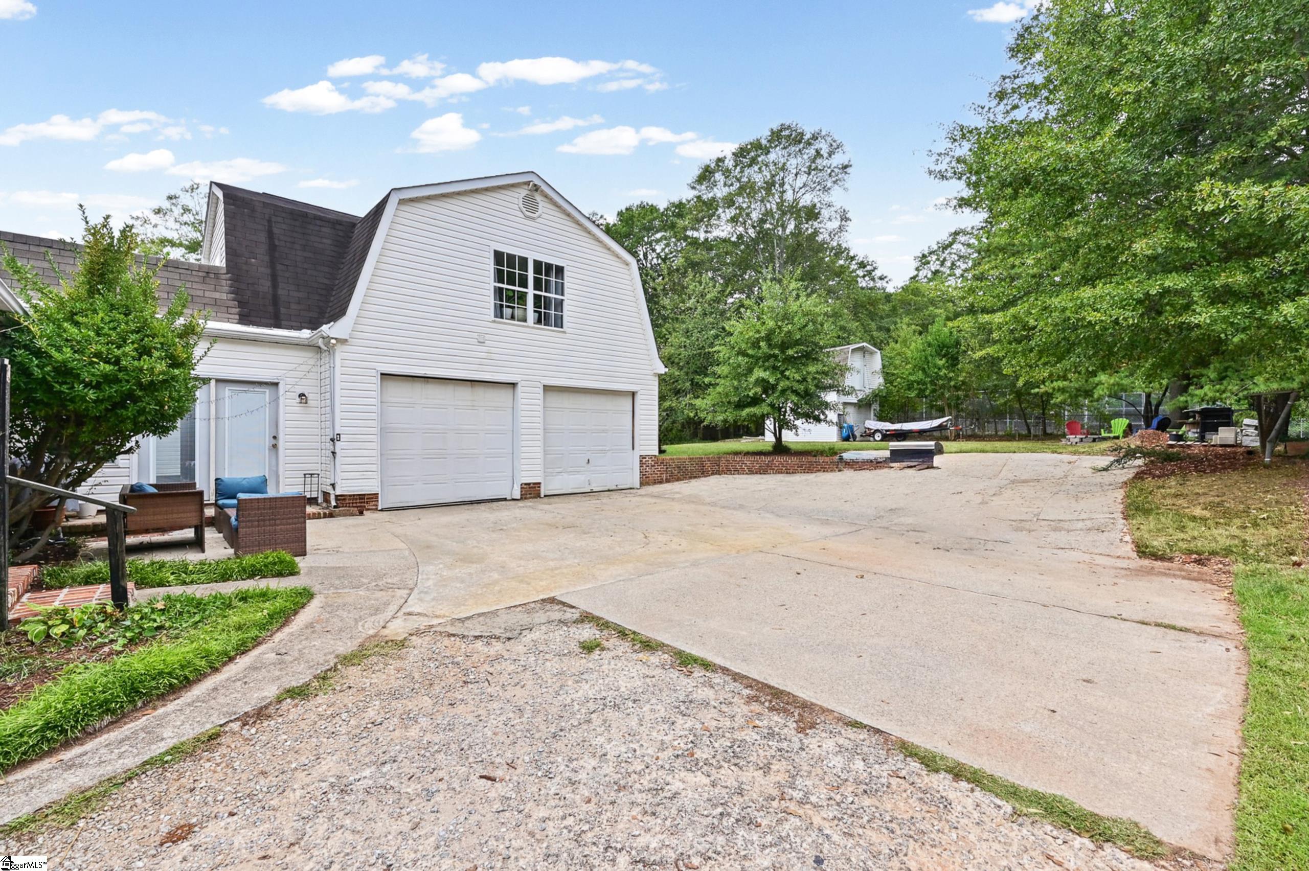 221 Lowndes Avenue Property Photo 28