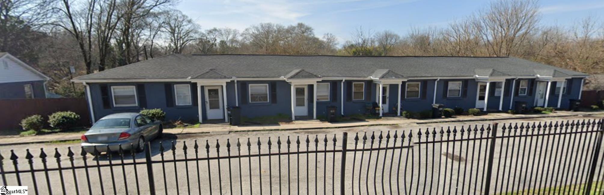 902 Railroad Street Property Photo 2
