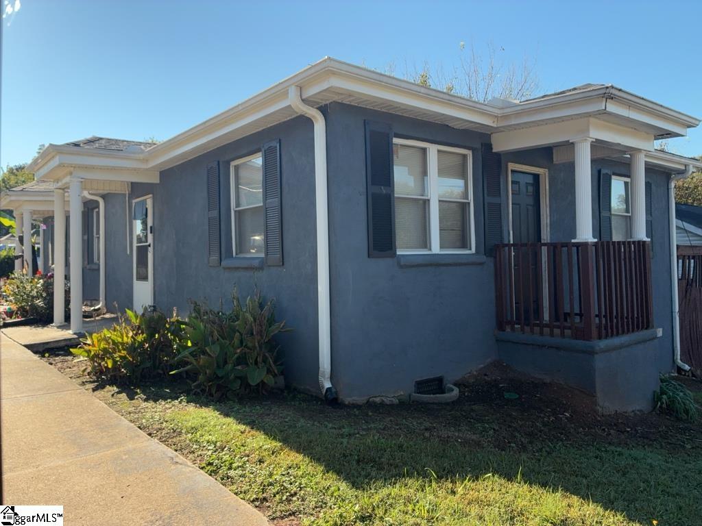 902 Railroad Street Property Photo 4