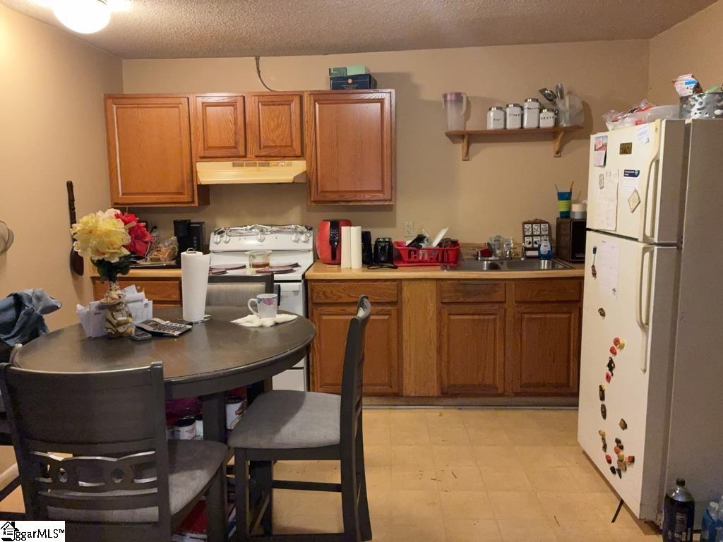 902 Railroad Street Property Photo 8