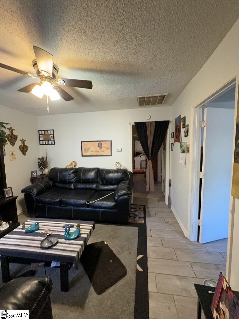 902 Railroad Street Property Photo 14