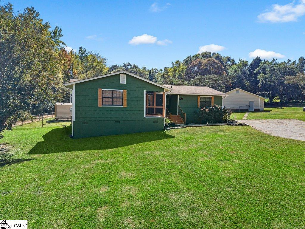 807 Glenn Springs Road Property Photo 2