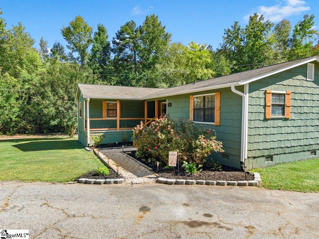 807 Glenn Springs Road Property Photo 3