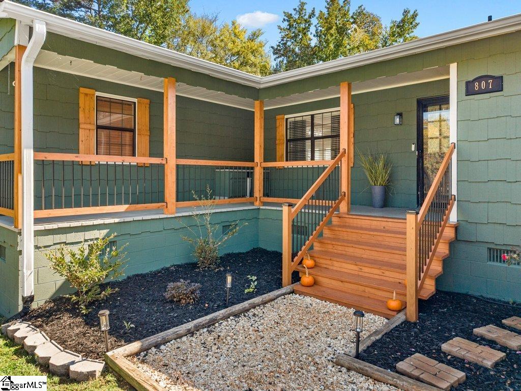 807 Glenn Springs Road Property Photo 4
