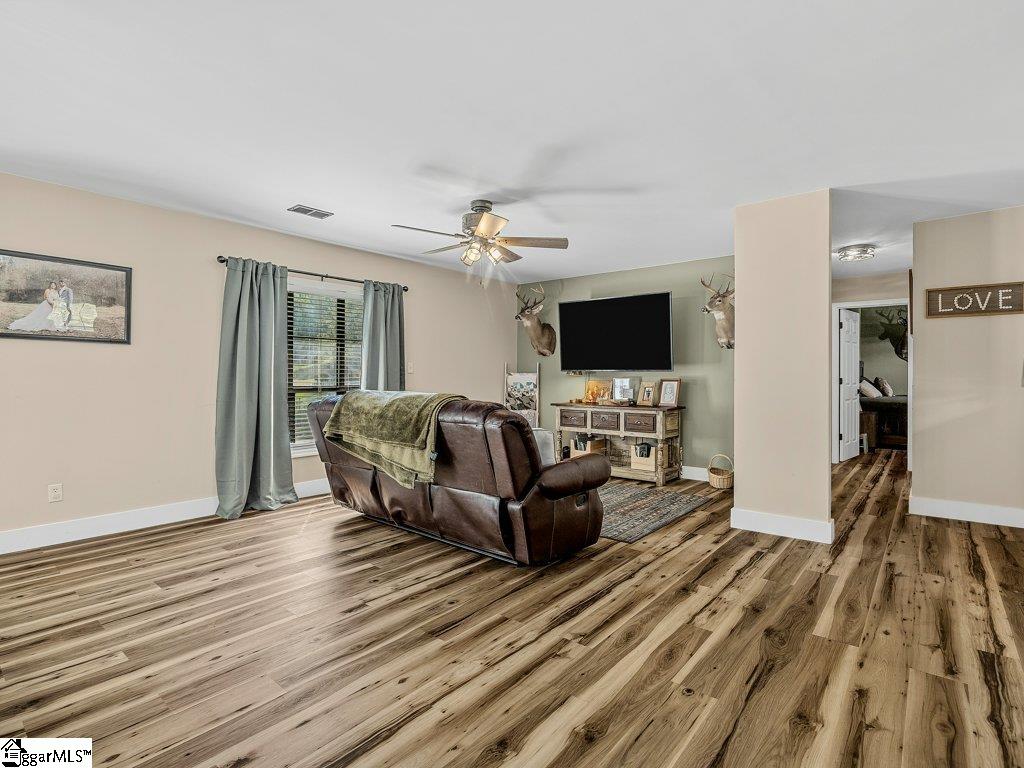 807 Glenn Springs Road Property Photo 6