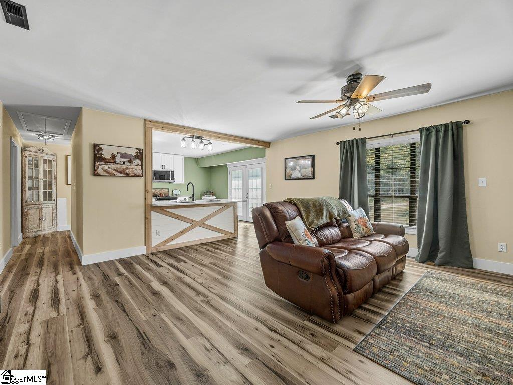 807 Glenn Springs Road Property Photo 10