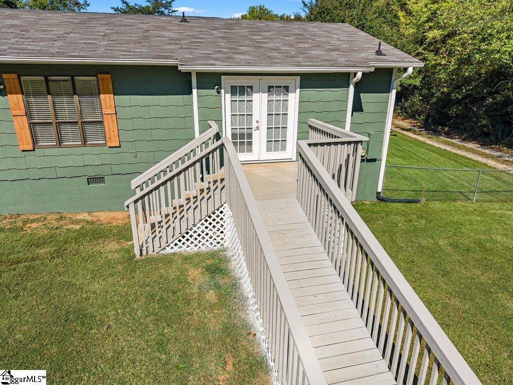 807 Glenn Springs Road Property Photo 32