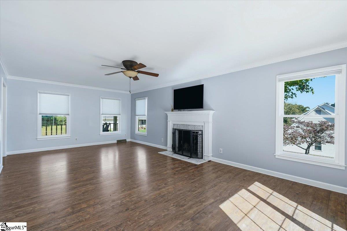 202 Bright Water Lane Property Photo 10