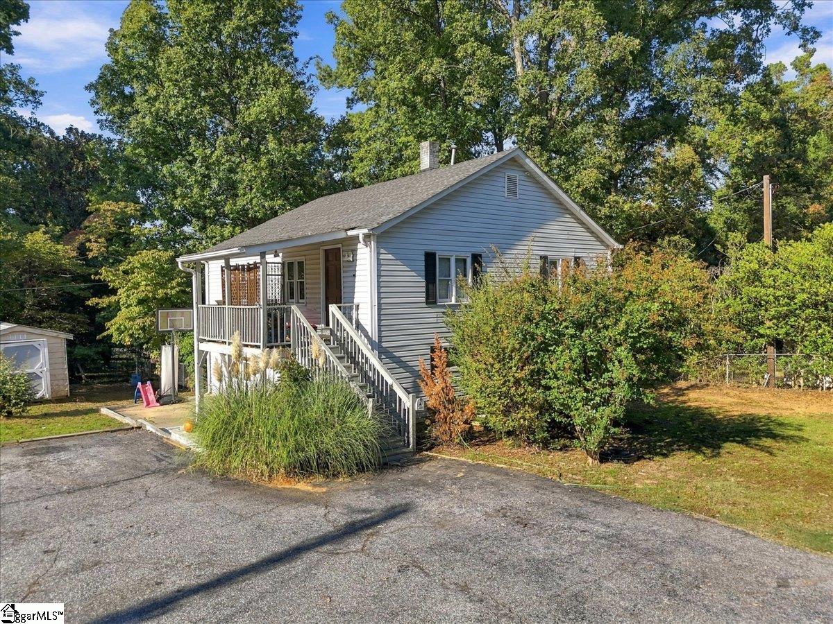 1676 Old Charlotte Road Property Photo 3
