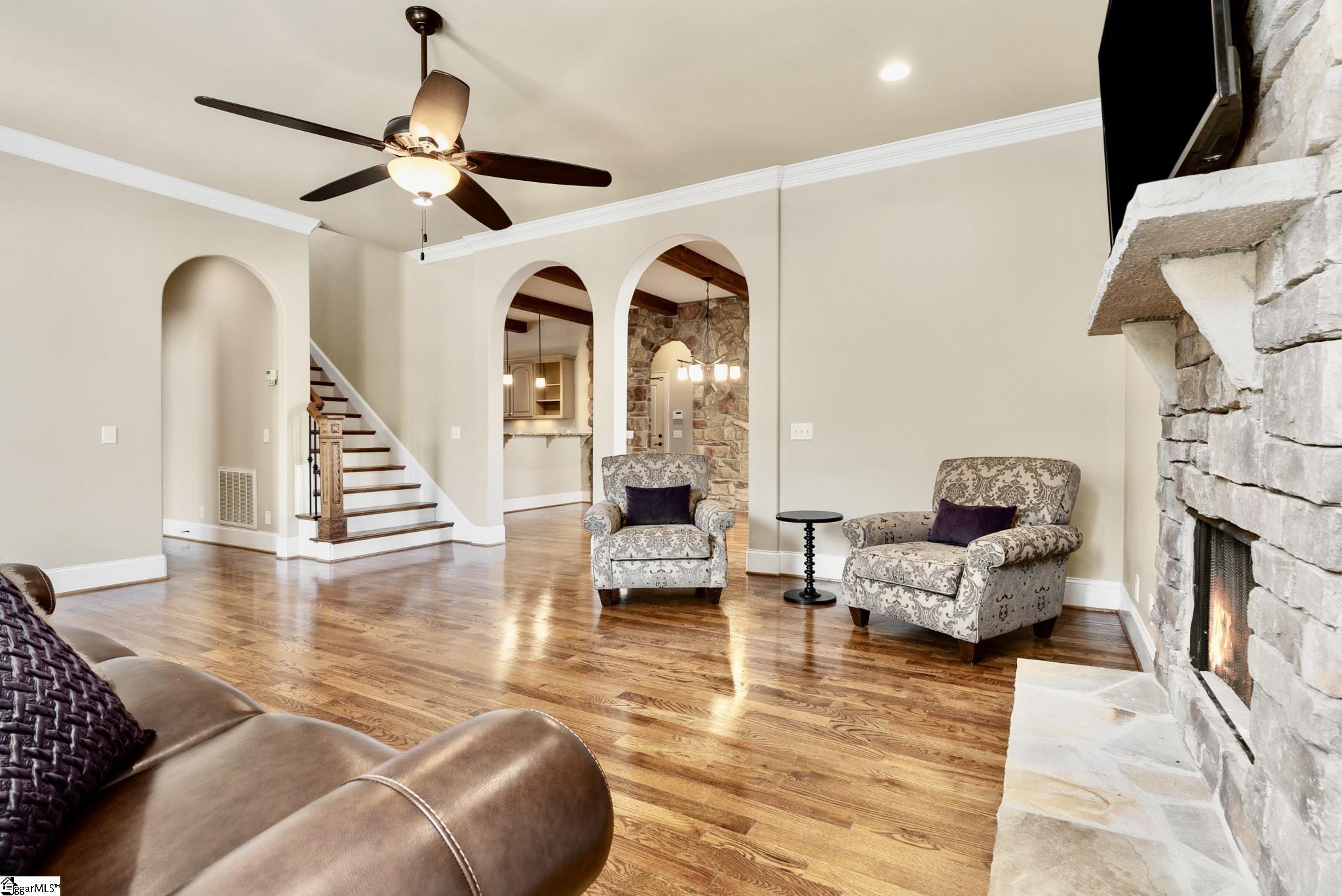 8 Arezzo Drive Property Photo 15