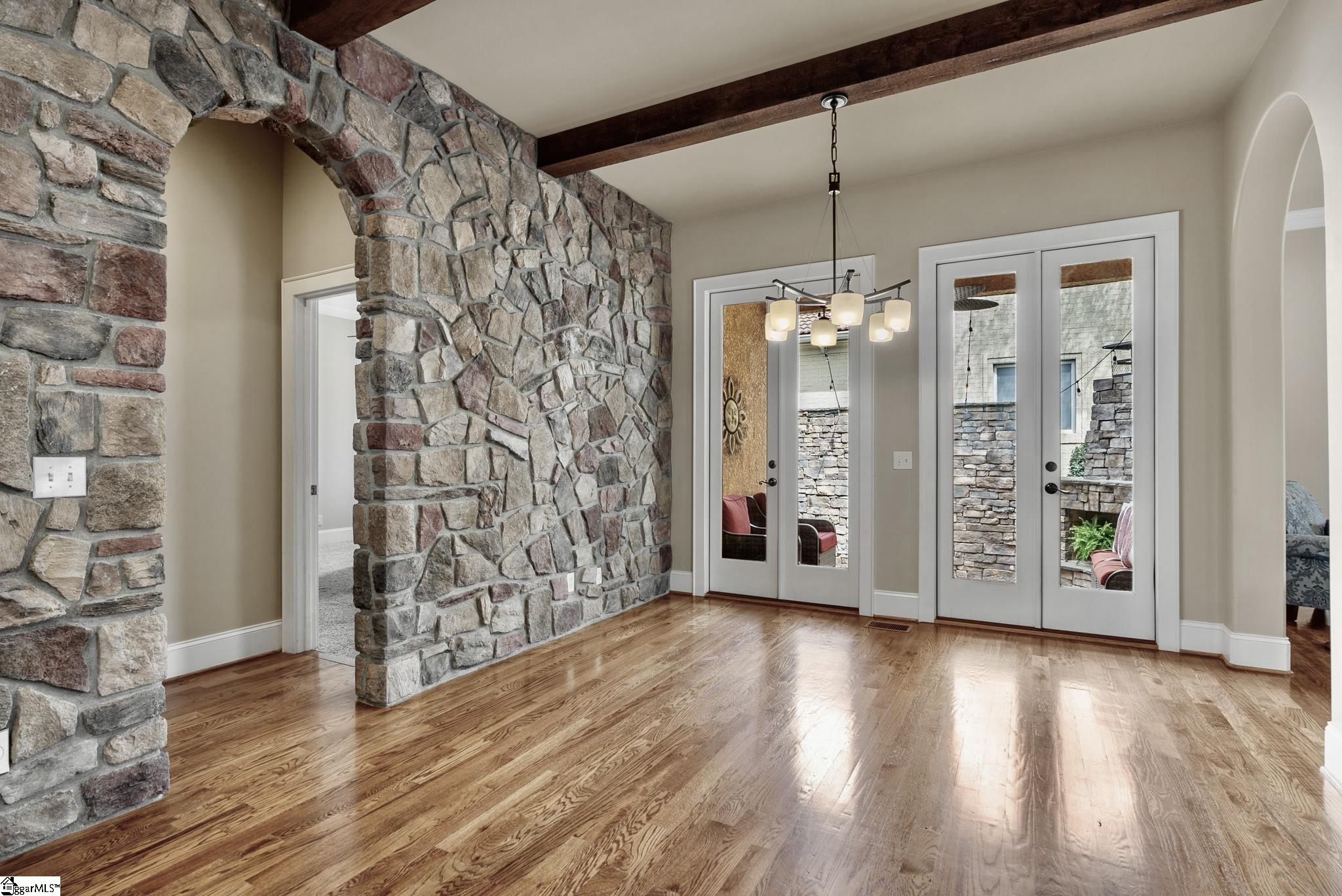 8 Arezzo Drive Property Photo 20