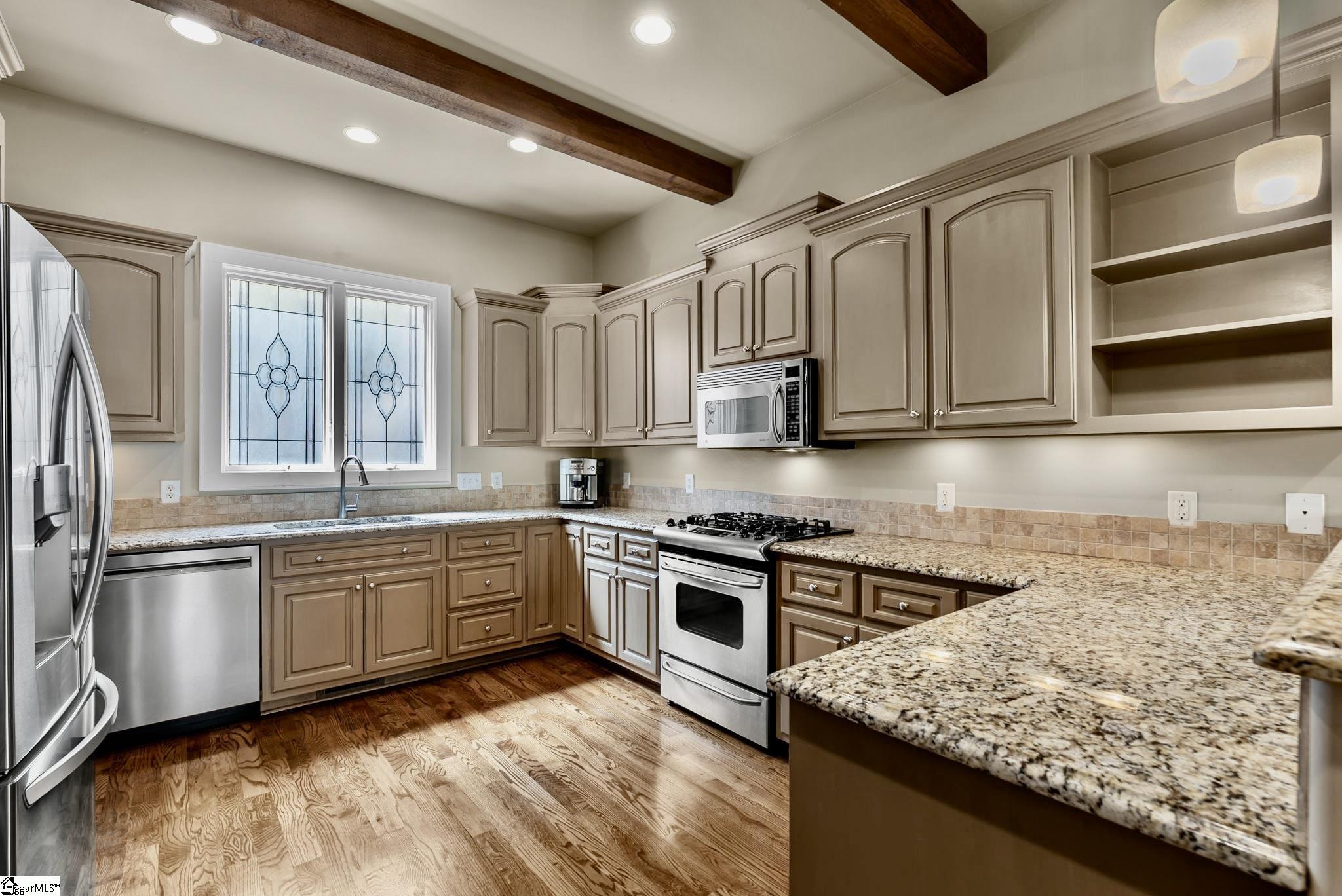 8 Arezzo Drive Property Photo 22