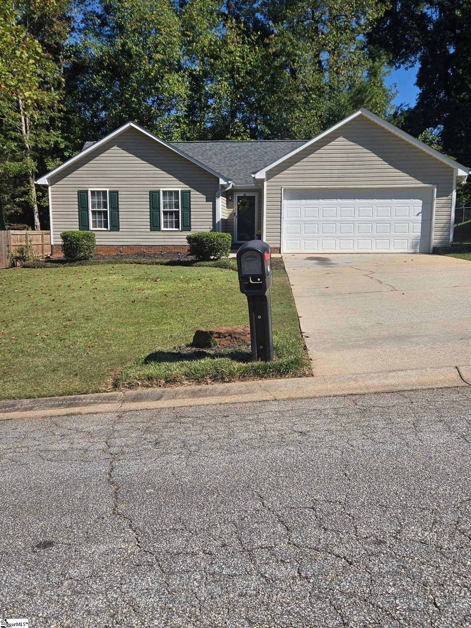 126 Kingsgate Way Property Photo 1