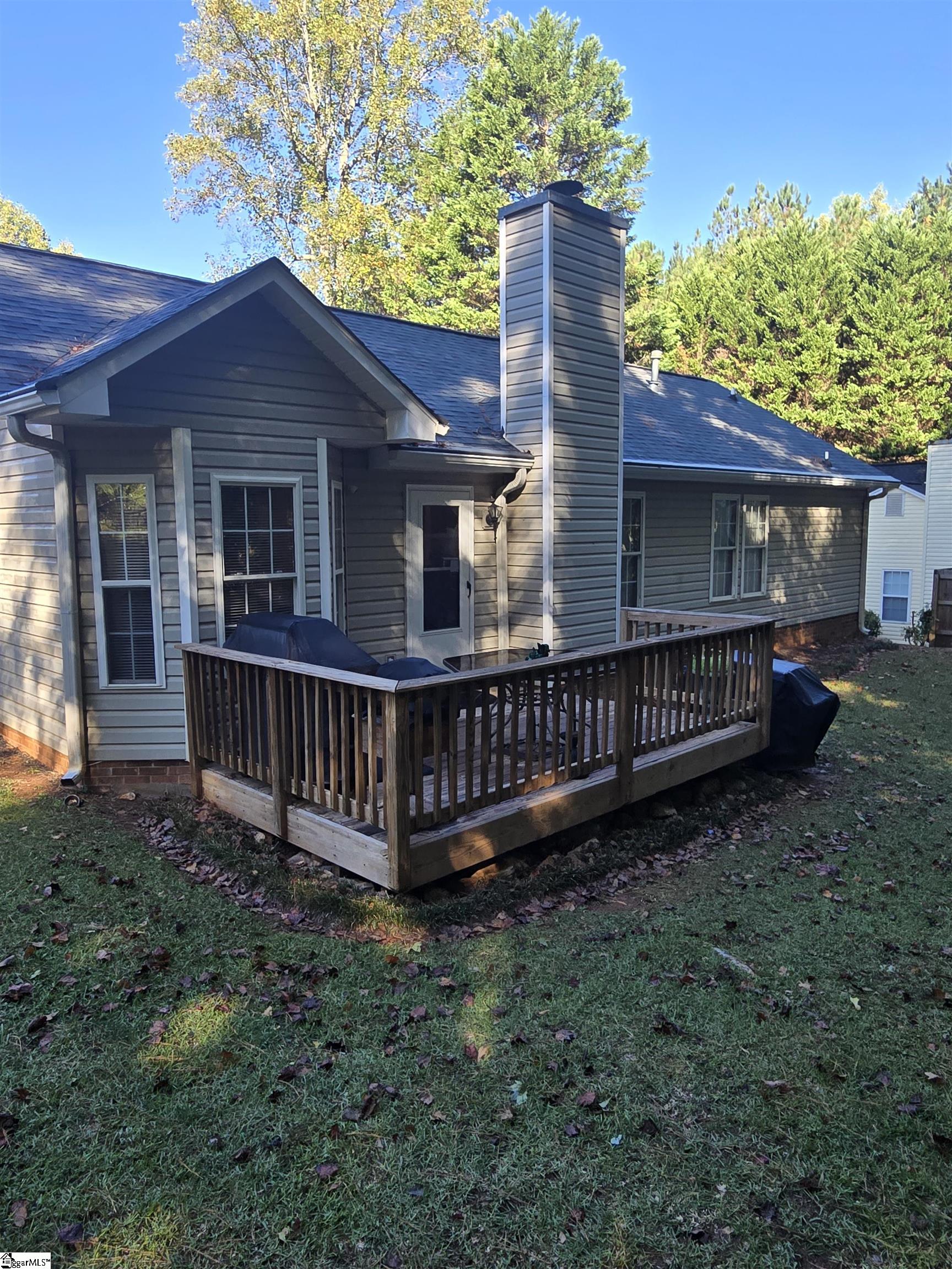 126 Kingsgate Way Property Photo 3