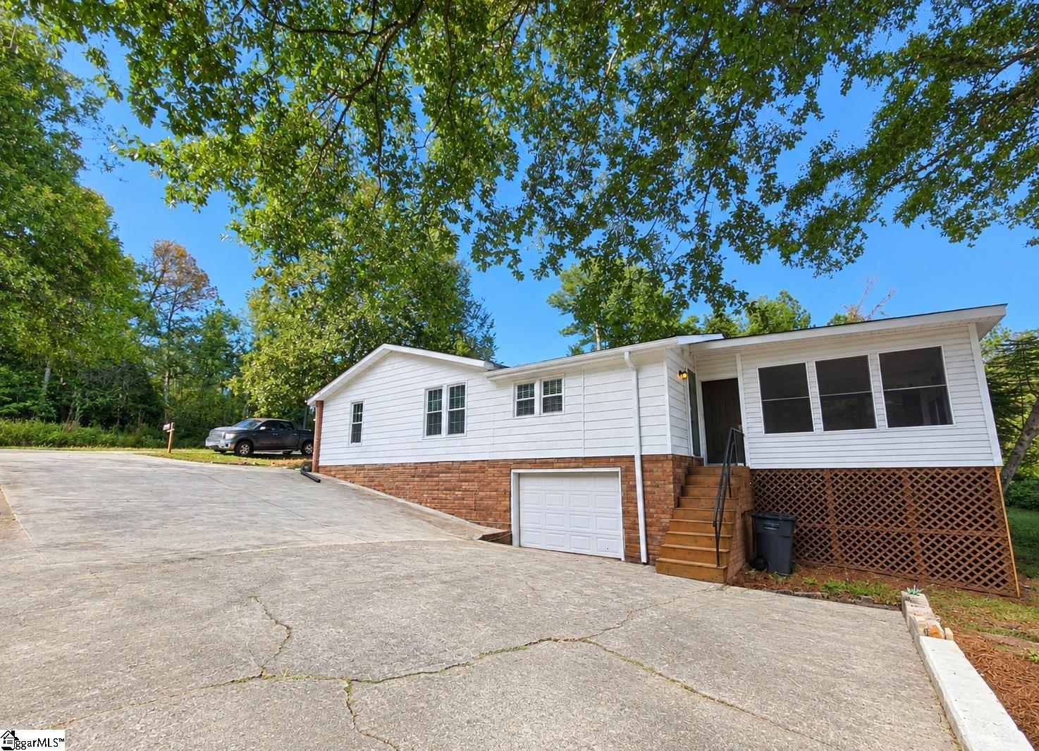 2817 Anderson Road Property Photo 2