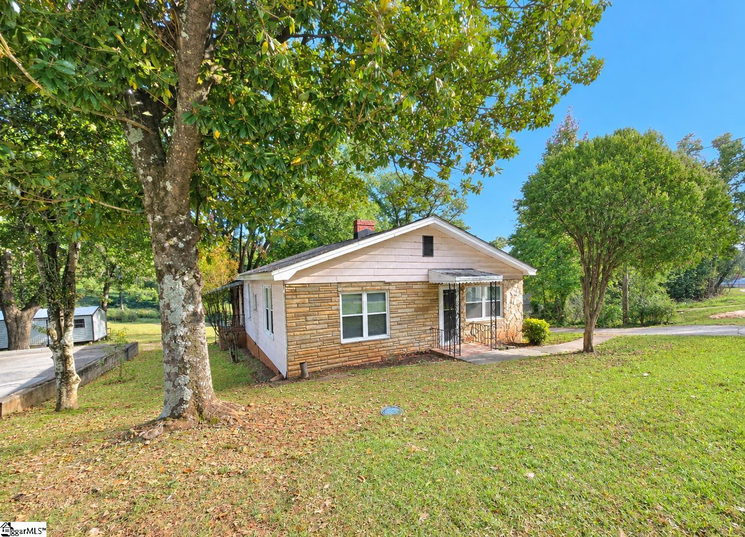 2819 Anderson Road Property Photo 2