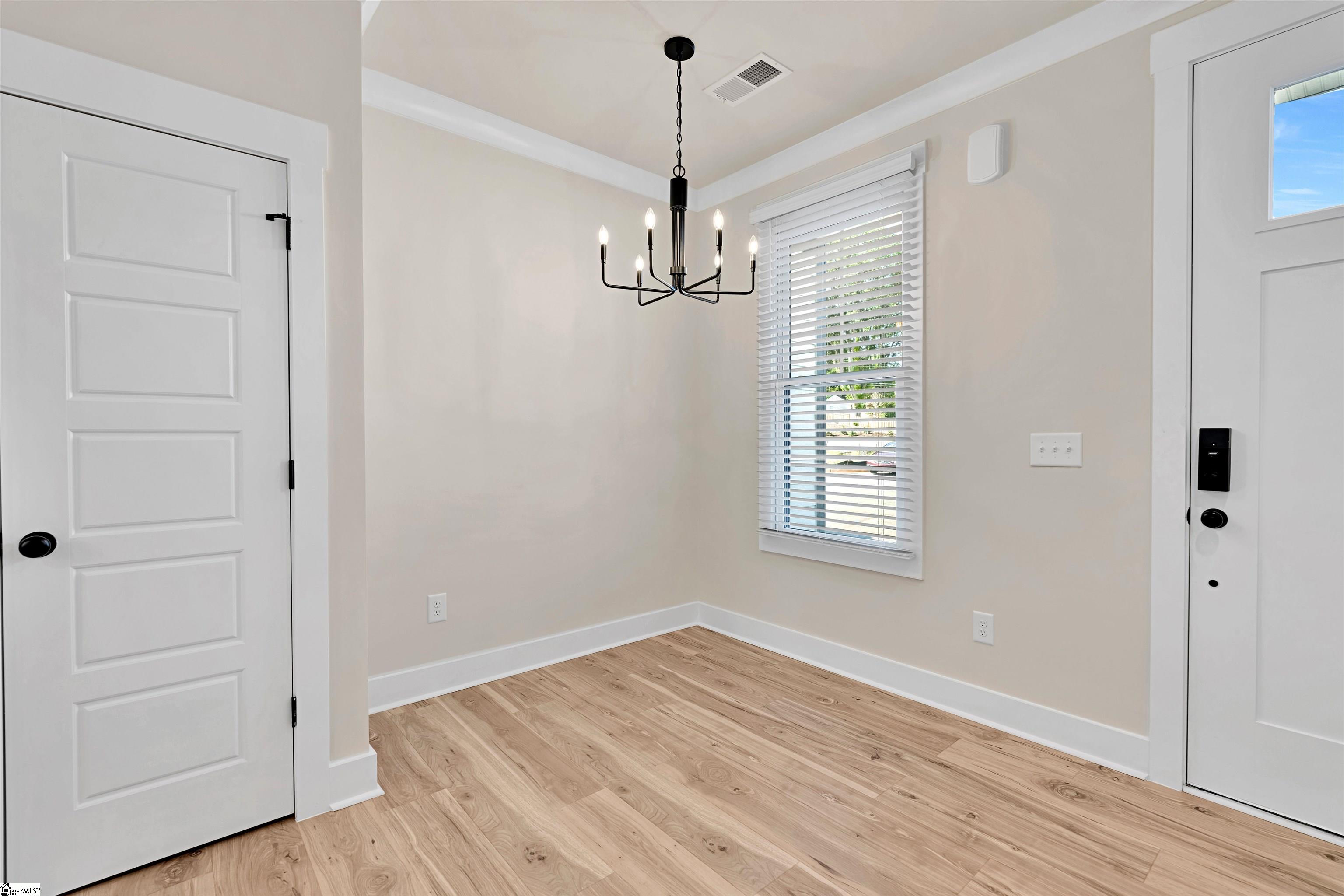 9 Hawthorne Lane Property Photo 4