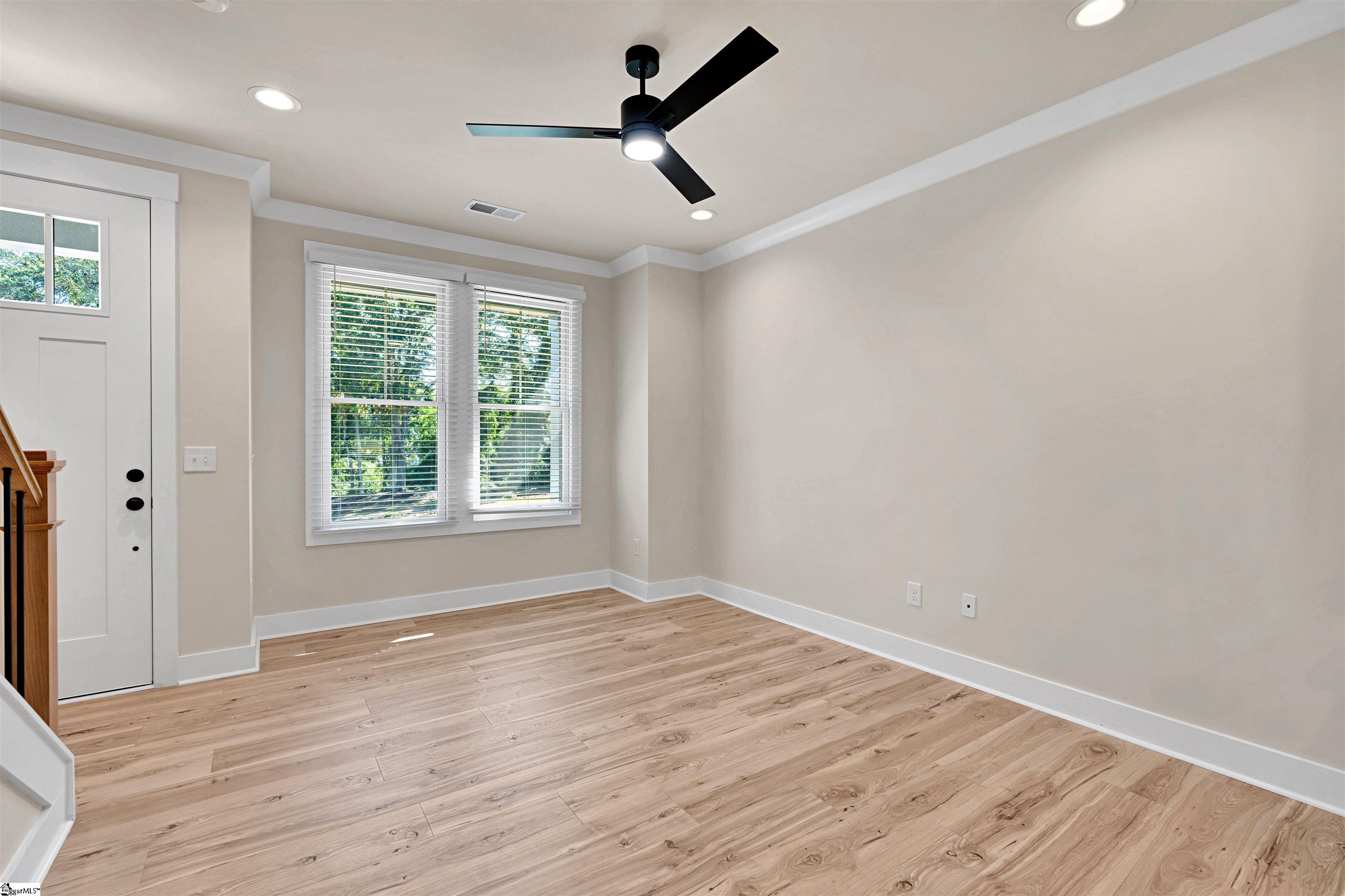 9 Hawthorne Lane Property Photo 9