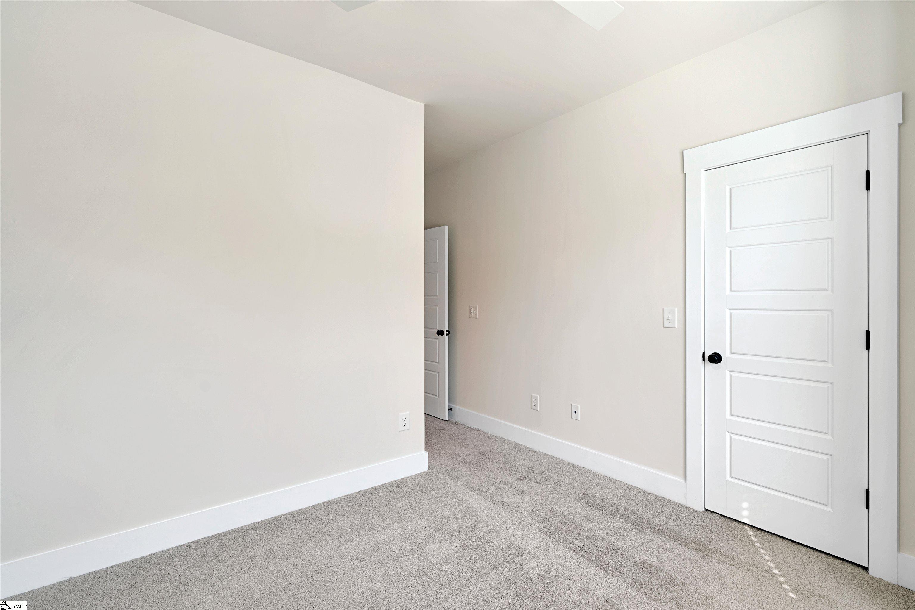 9 Hawthorne Lane Property Photo 20