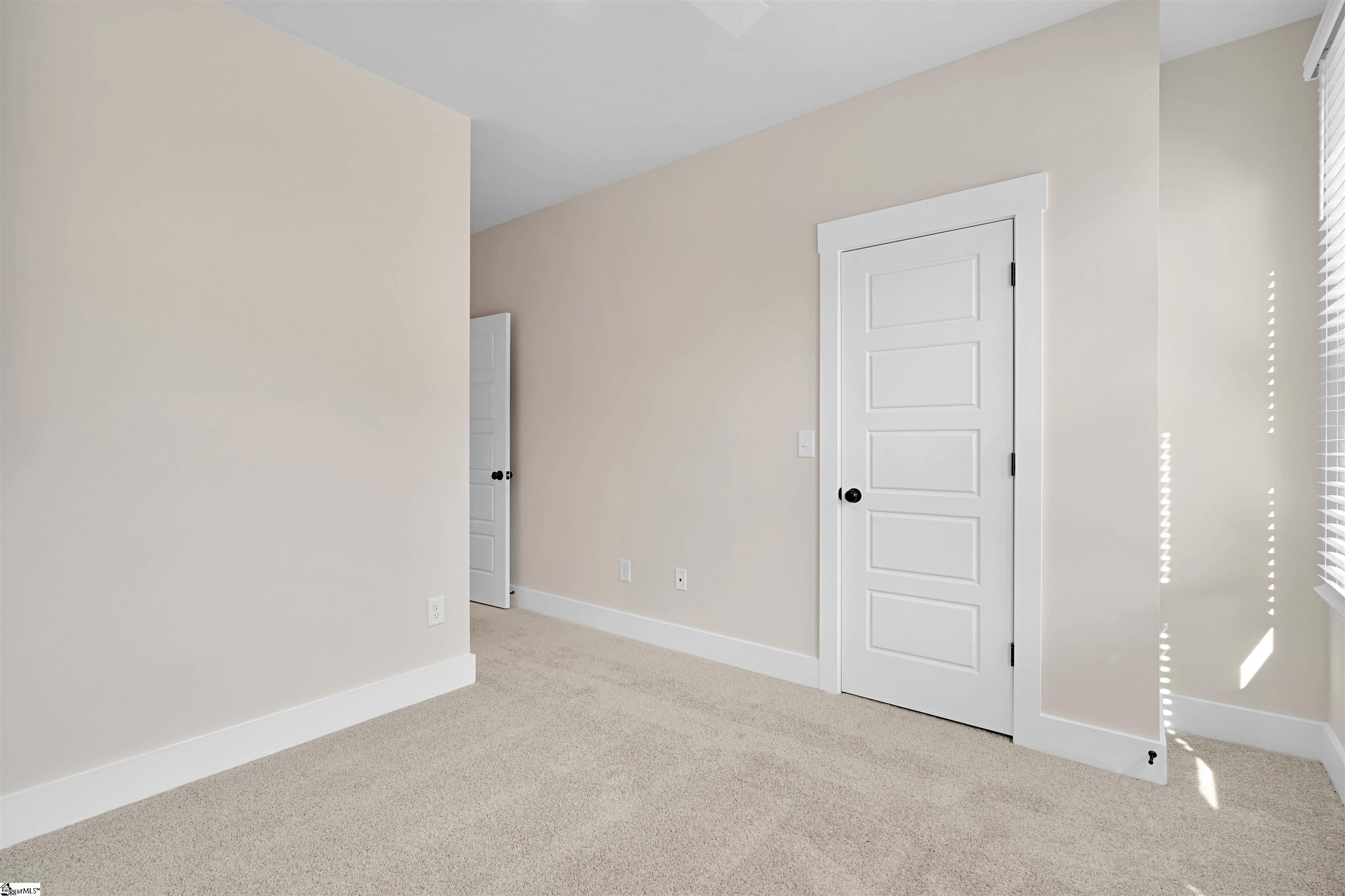 9 Hawthorne Lane Property Photo 20