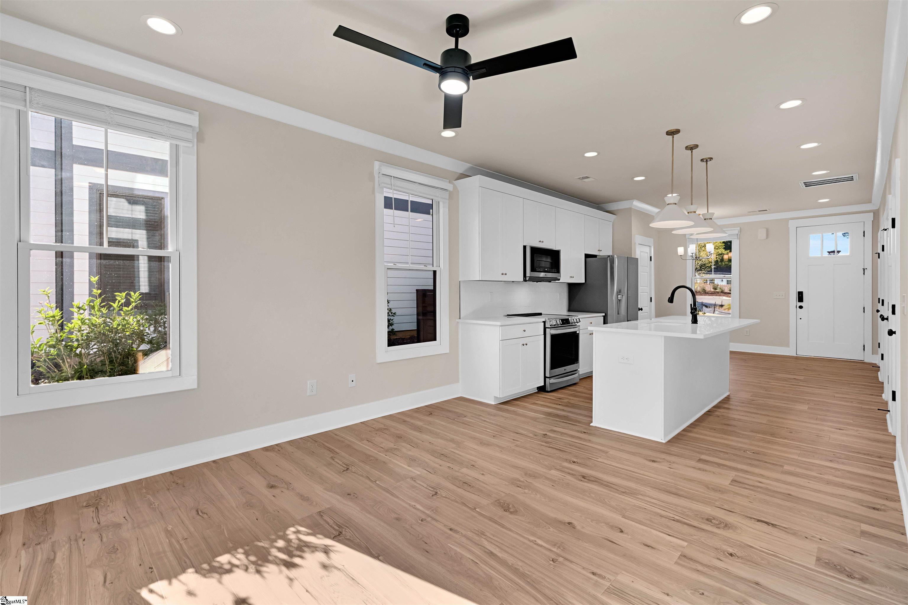 9 Hawthorne Lane Property Photo 12