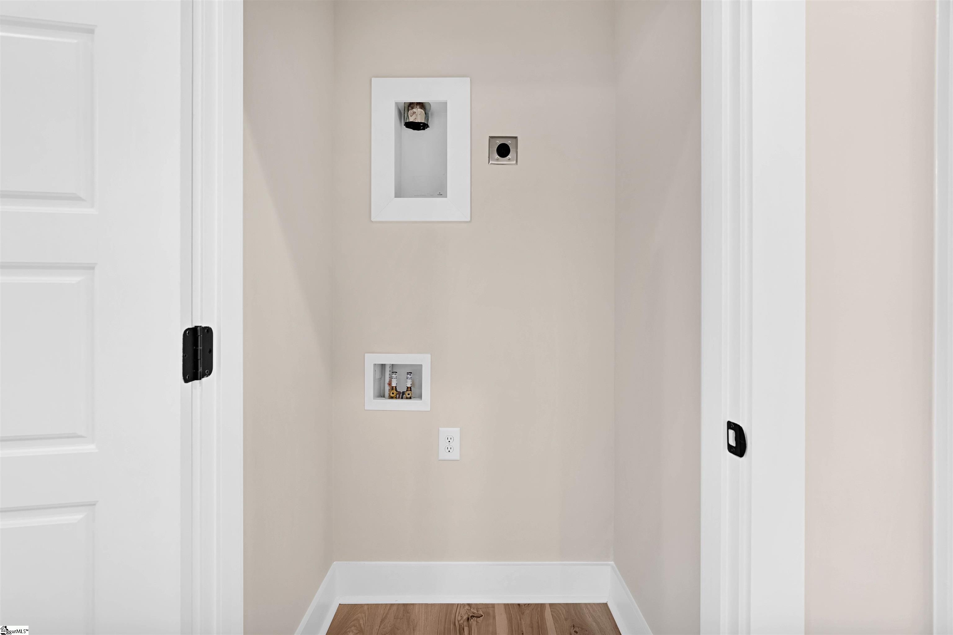 9 Hawthorne Lane Property Photo 13