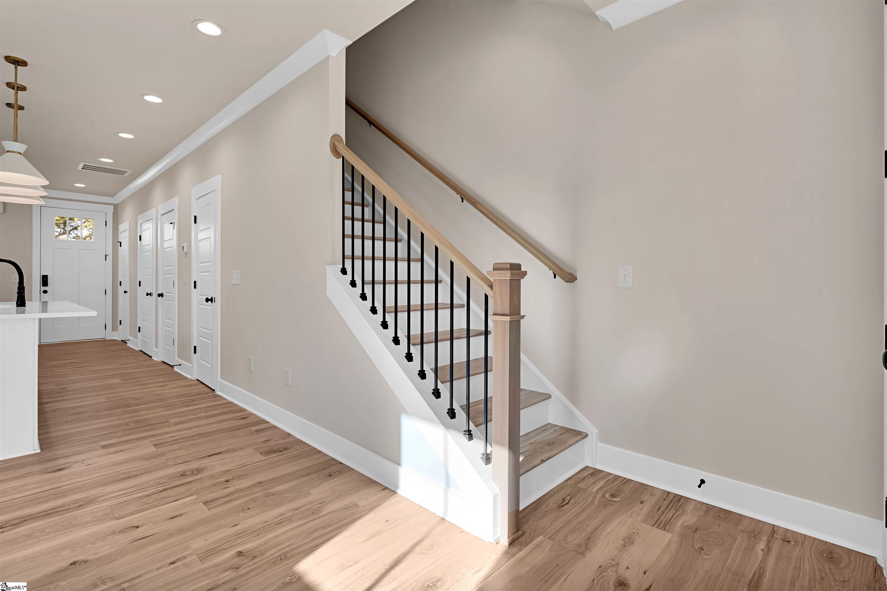 9 Hawthorne Lane Property Photo 16
