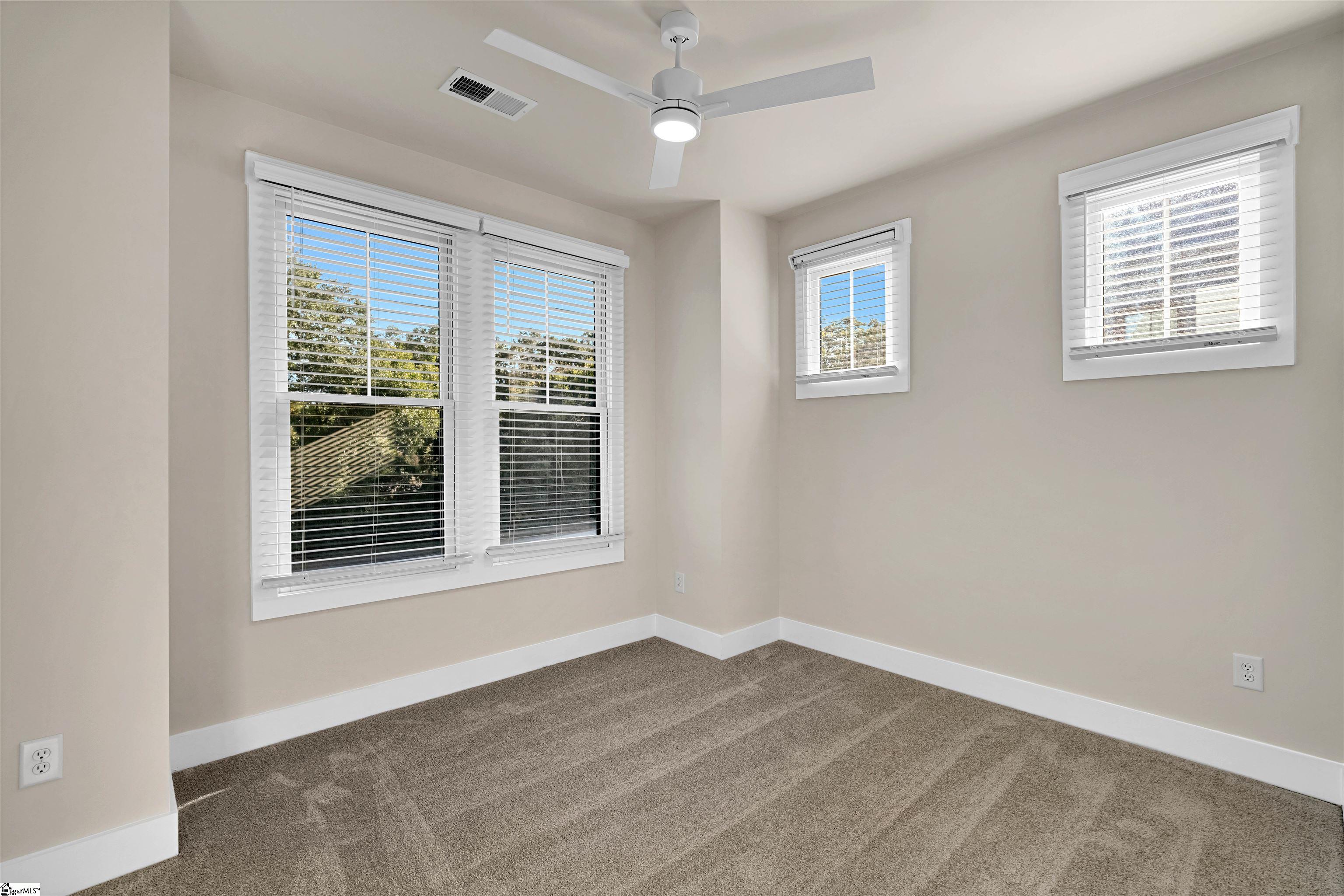 9 Hawthorne Lane Property Photo 21