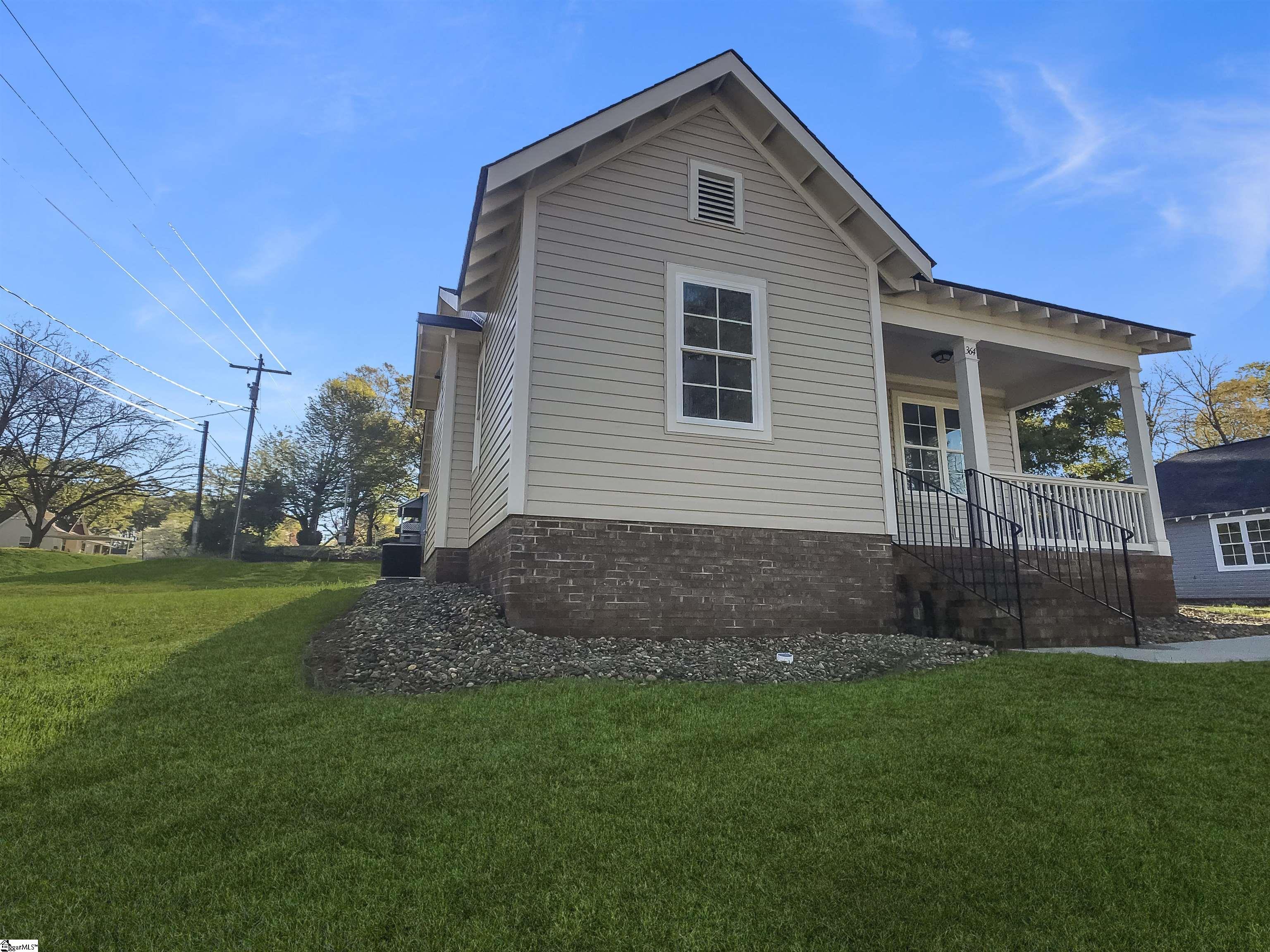 1606880 Property Photo 2