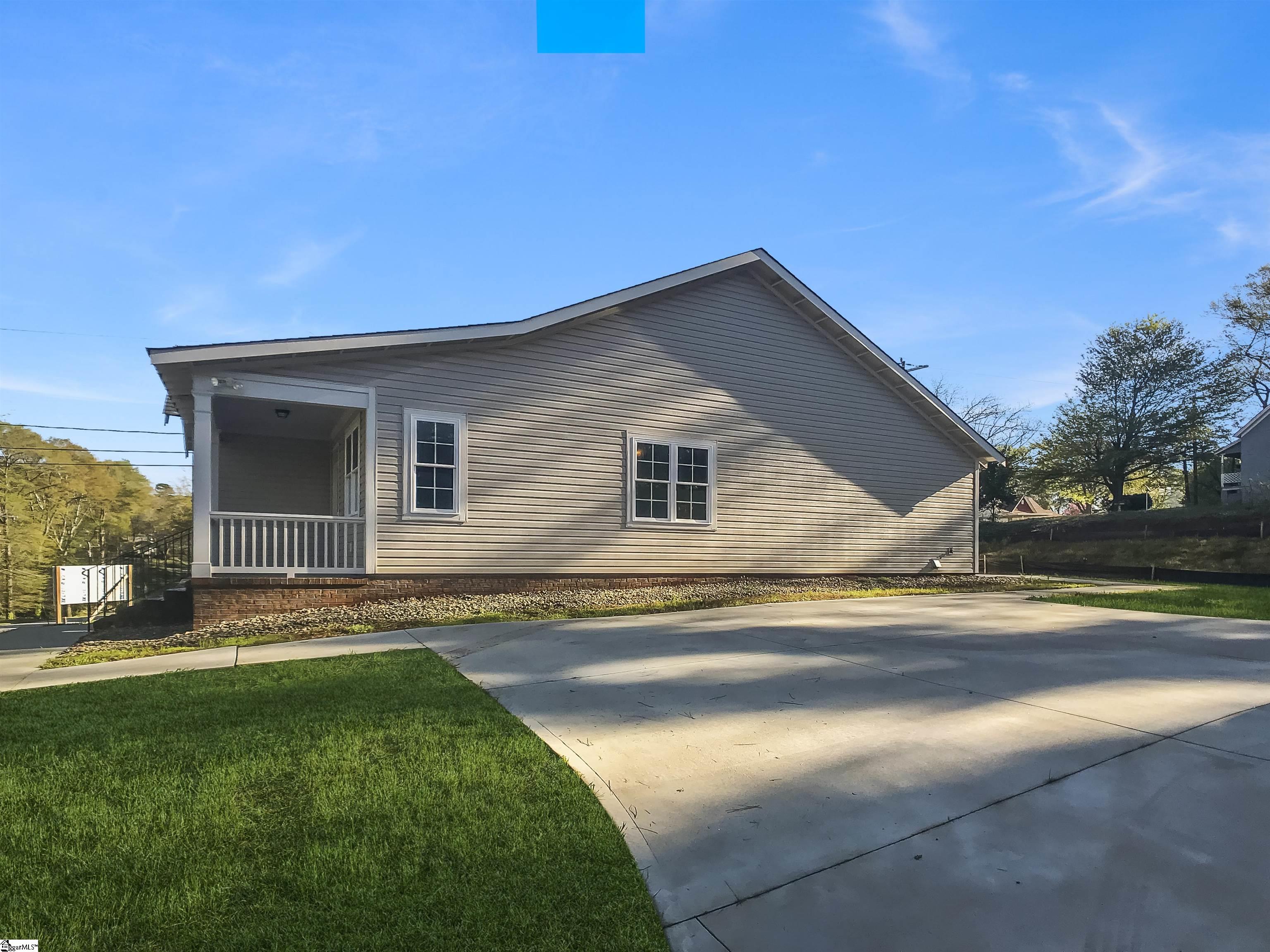 1606880 Property Photo 3