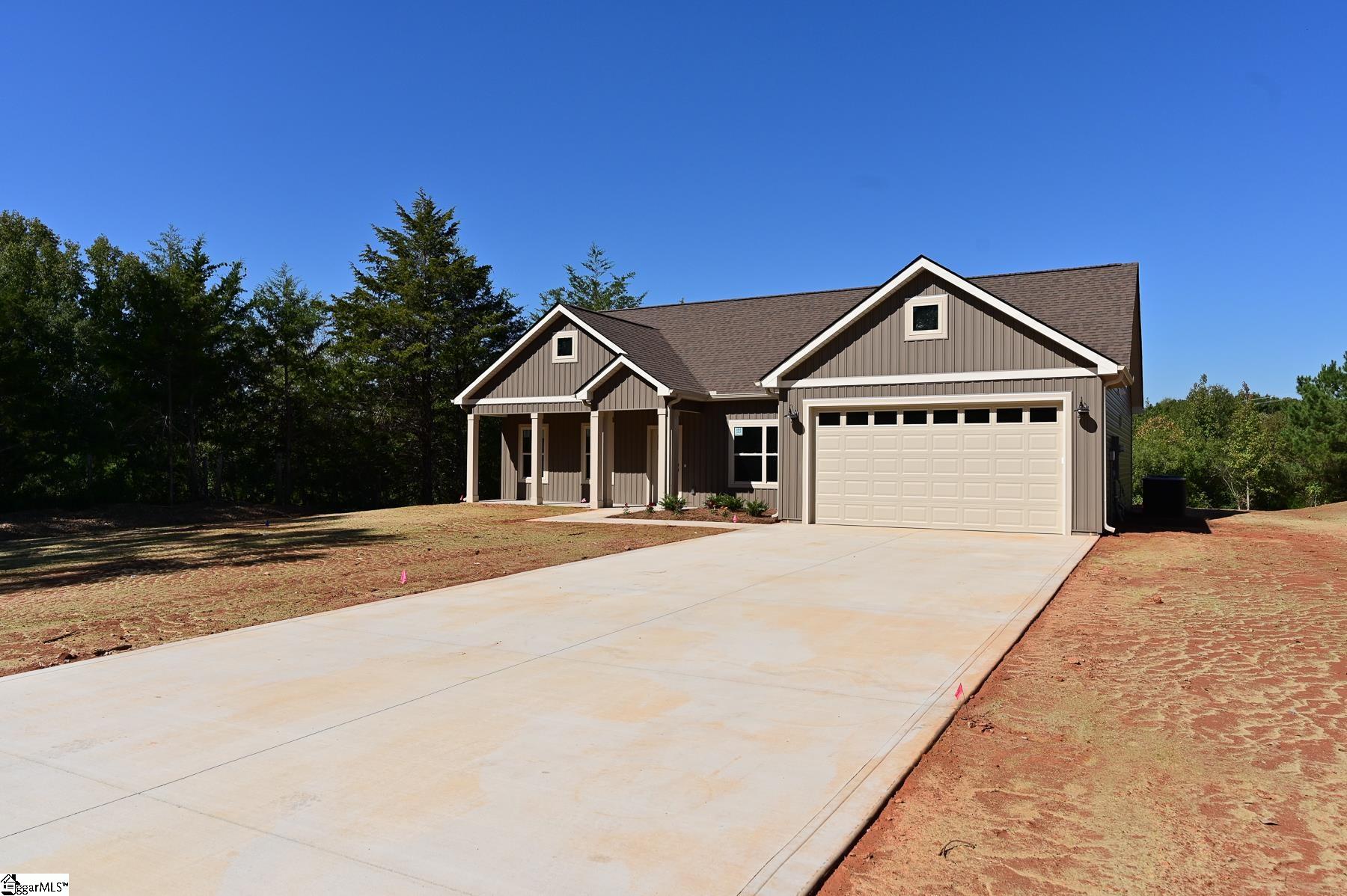 552 Hellams Road Property Photo 3