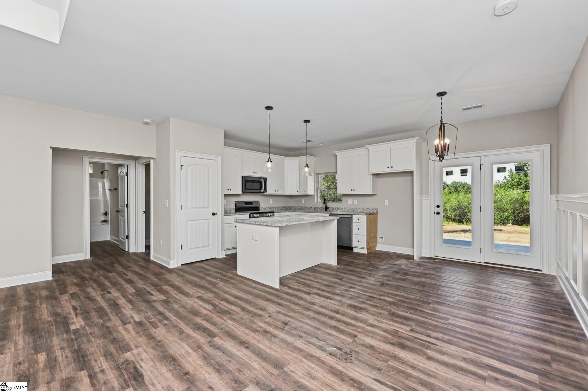 552 Hellams Road Property Photo 10